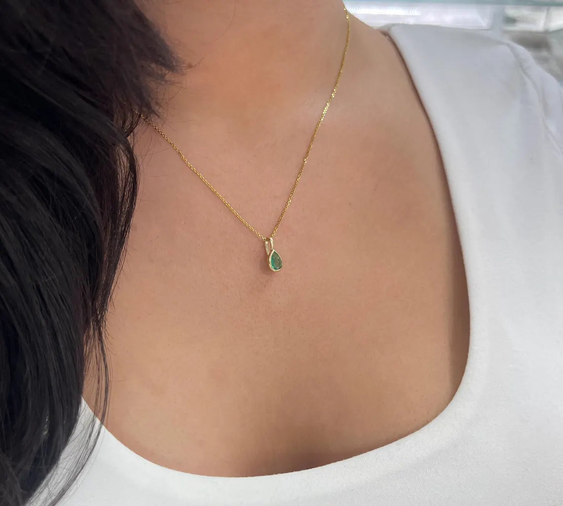 1.0ct Natural Pear Cut Emerald Solitaire Pendant - May Birthstone Charm Jewelry for Women, Elegant Necklace Gift for Birthday, Anniversary & Special Occasions