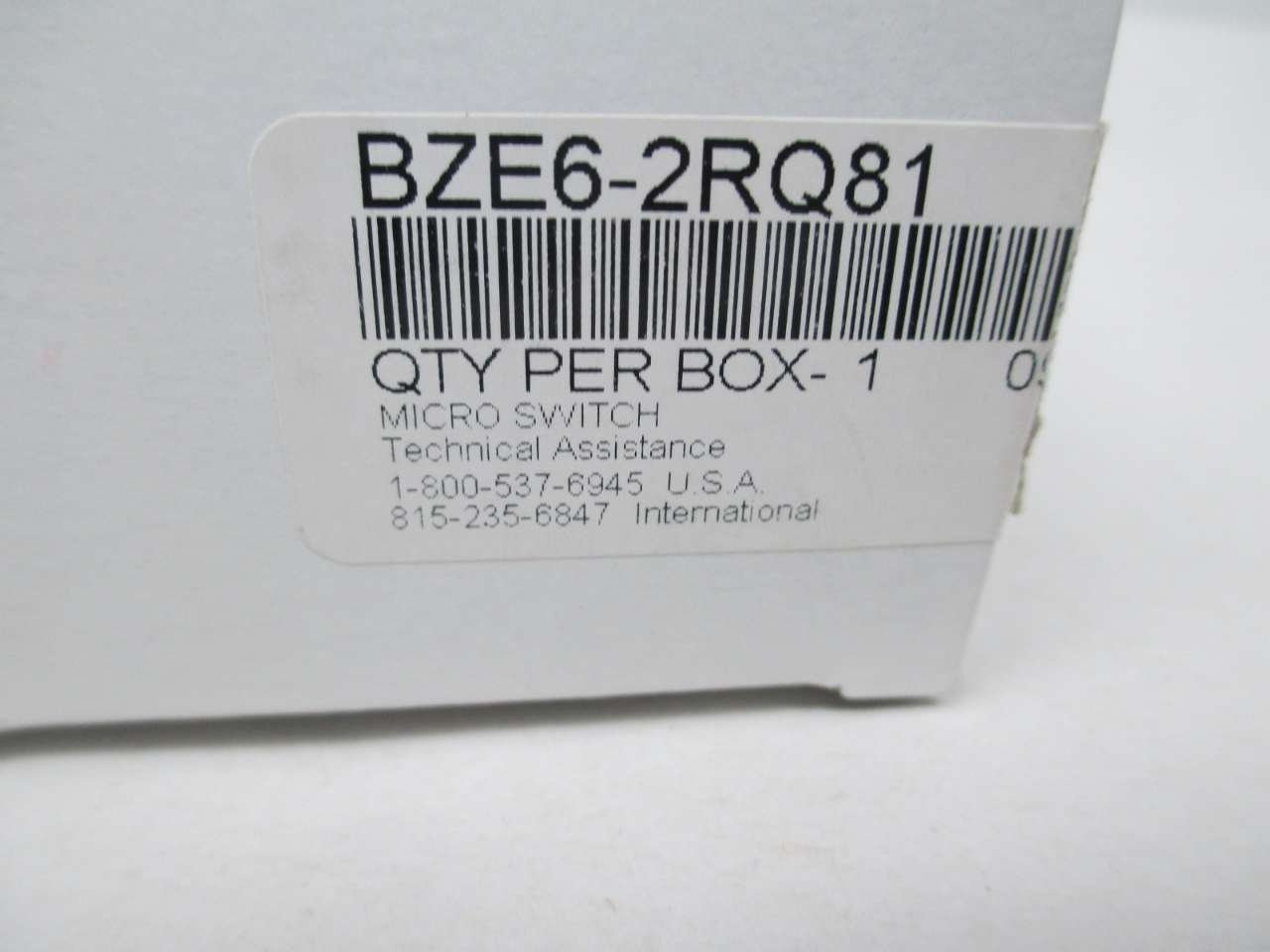 Honeywell BZE6-2RQ81 Compact Enclosed Side Mount Switch - 15 AMP Cross Roller Plunger - Ideal for Industrial Machinery, Automation Systems & Control Panels