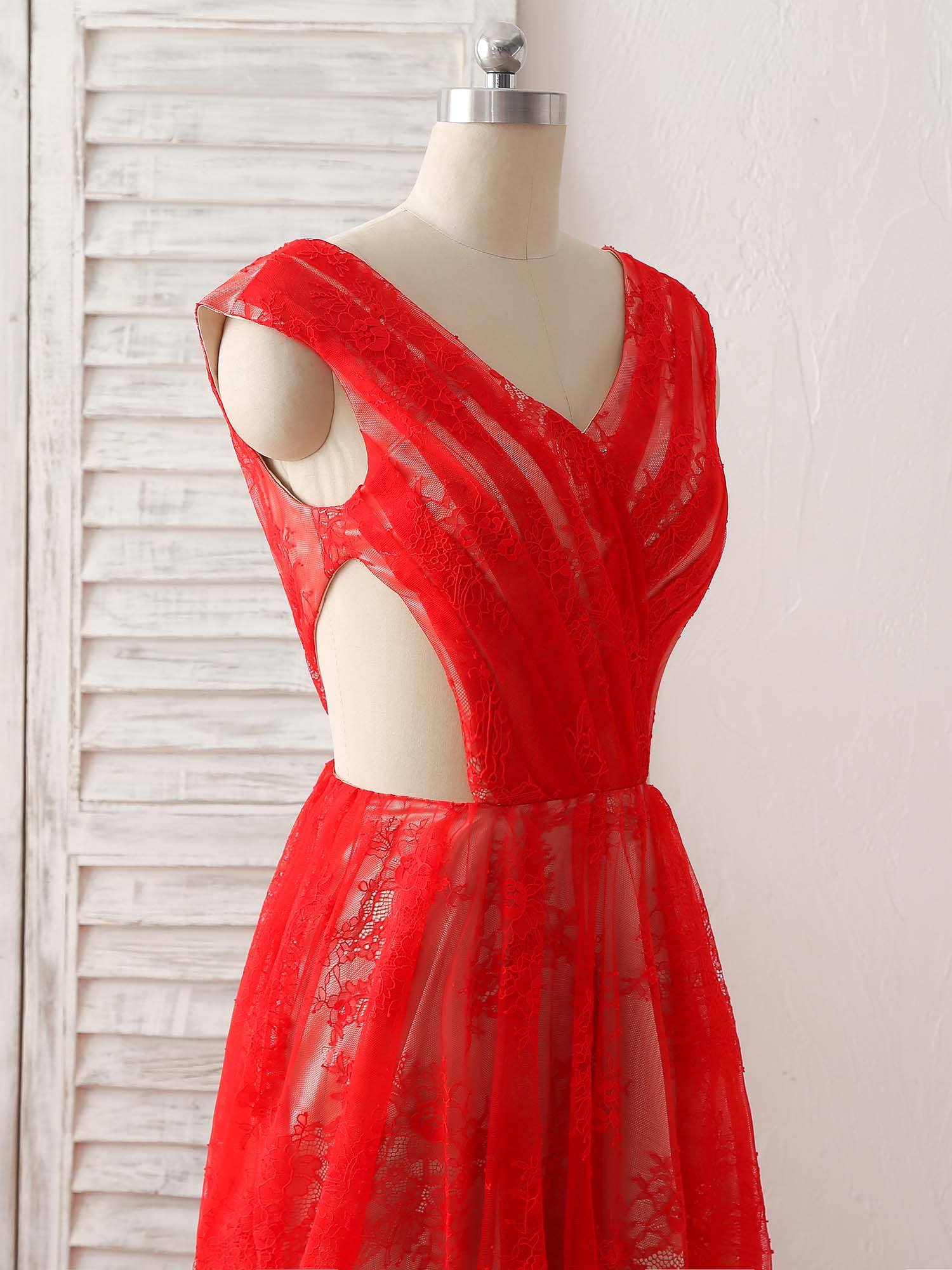Elegant Red V-Neck Lace Long Prom Dress for Women - Formal Evening Gown for Homecoming, Wedding, Party & Special Occasions