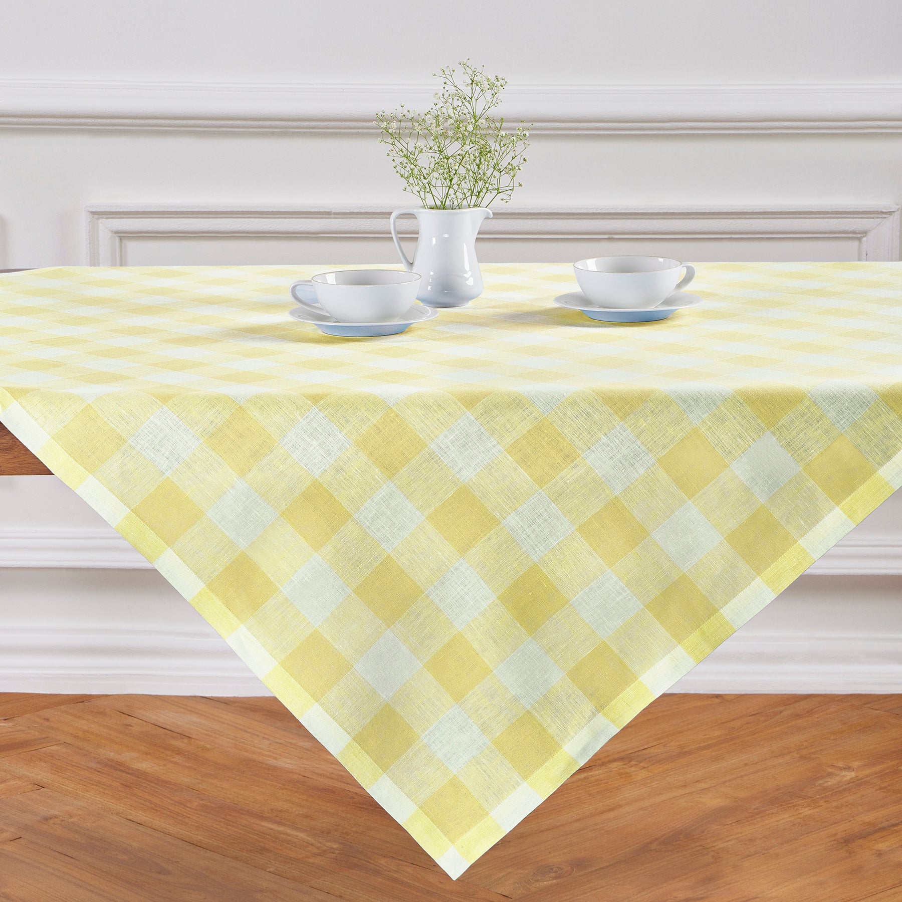 Buffalo Check Table Throw - Soft and Durable Plaid Table Cover for Kitchen, Dining Room, and Picnic - Perfect for Holiday Decor and Outdoor Gatherings