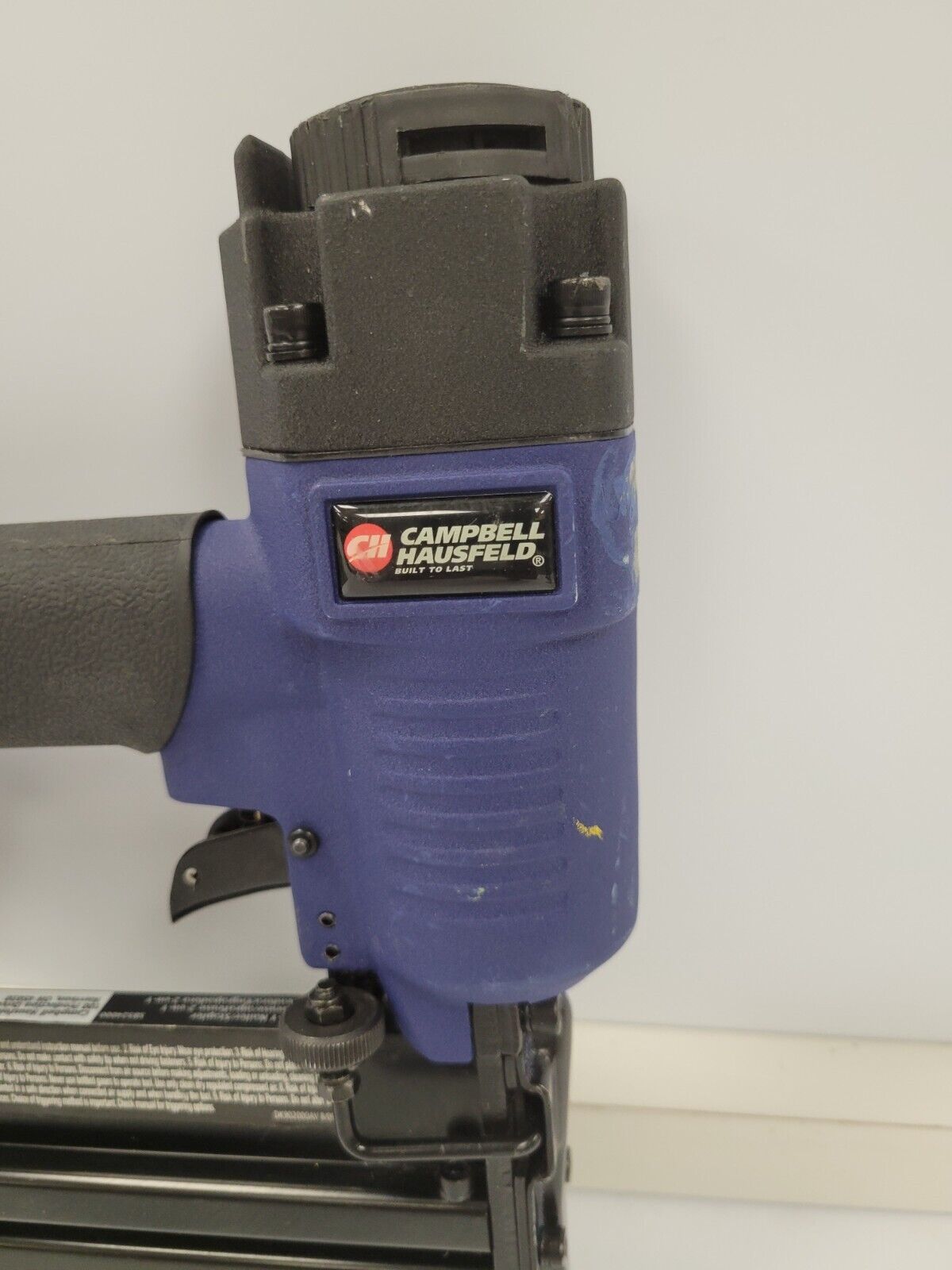 Campbell Hausfeld SBS240000 2-in-1 Heavy Duty Staple Gun & Brad Nailer - Perfect for Upholstery, Carpentry and DIY Home Projects
