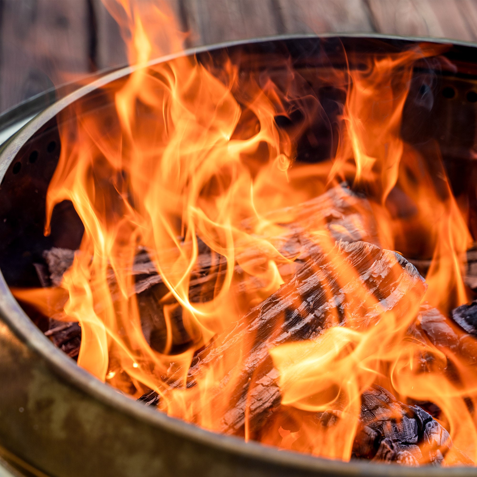 Solo Stove Yukon + Stand 2.0 - Smokeless Fire Pit for Outdoor Camping, Backyard, Patio & Bonfire - Stainless Steel Portable Fire Pit with Stand for Wood Burning - Perfect for Camping Trips, Backyard Gatherings & Outdoor Adventures