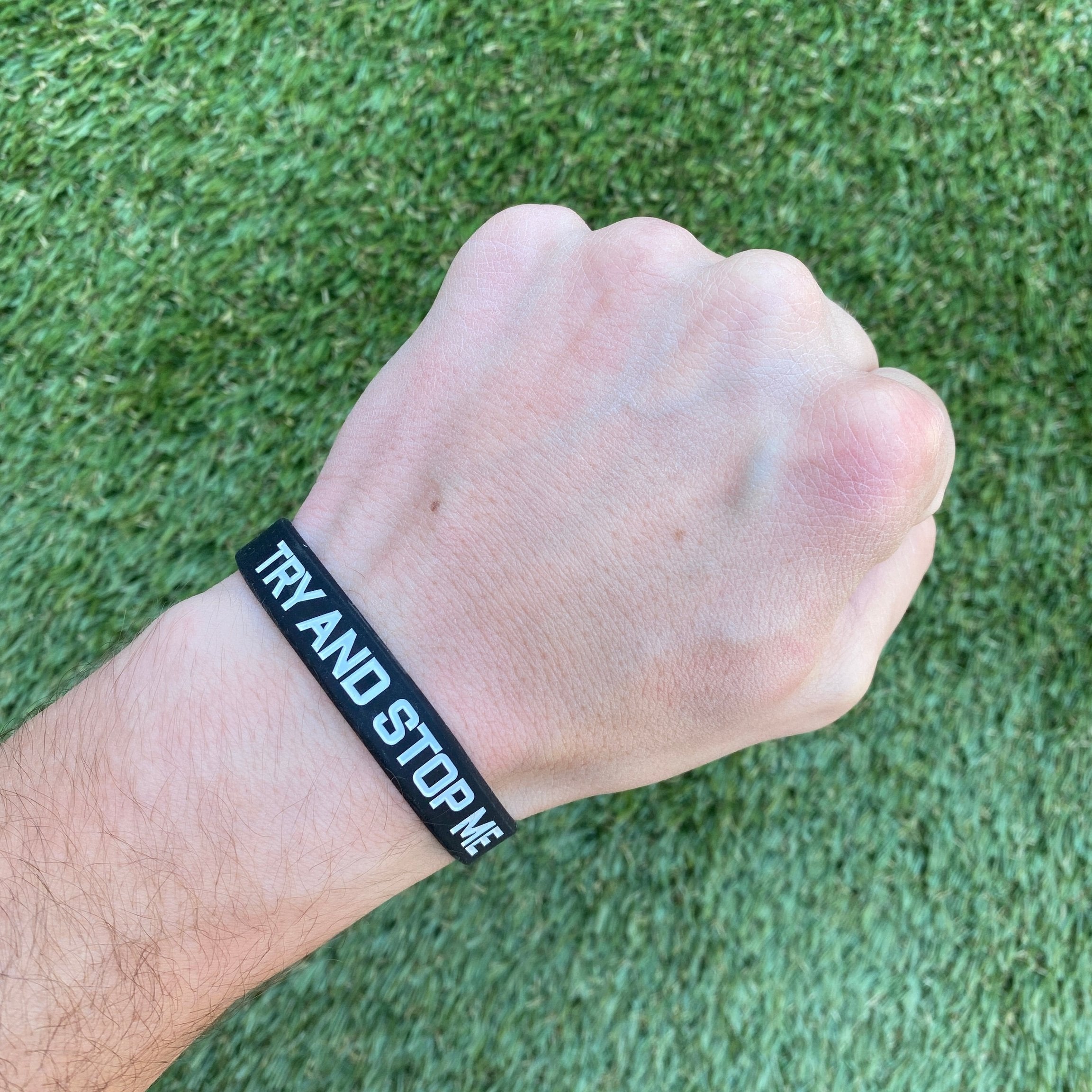 TRY AND STOP ME Motivational Wristband - Inspirational Silicone Bracelet for Fitness, Sports & Daily Motivation - Unisex Rubber Wrist Band for Men & Women