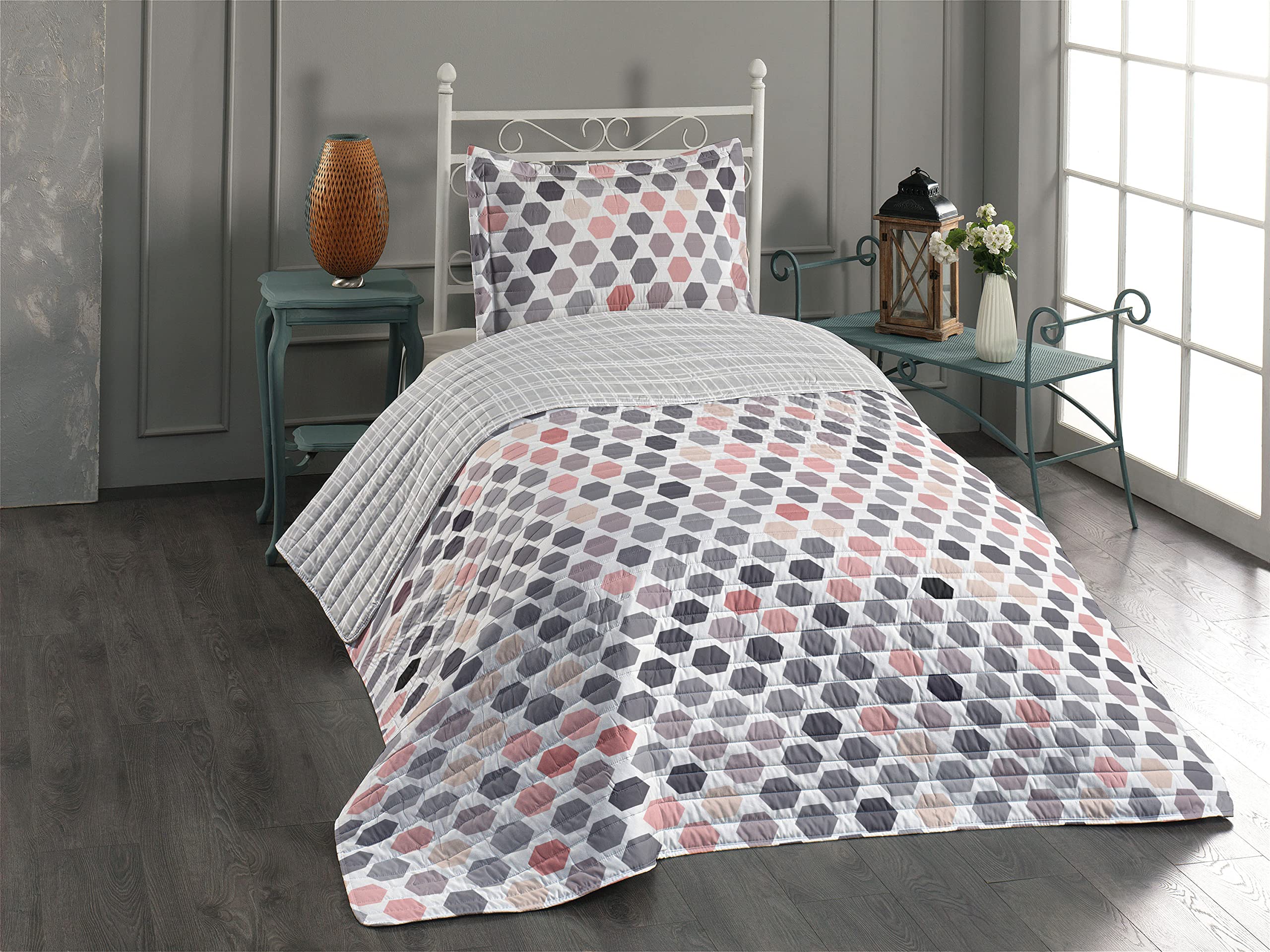 Ambesonne Geometric Reversible Twin Size Bedspread Set - Abstract Zigzag Hexagon Design in Vivid Pastel Pink & Dark Colors, Microfiber Comforter with Pillow Shams | Modern Bedroom Decor for Teens & Adults