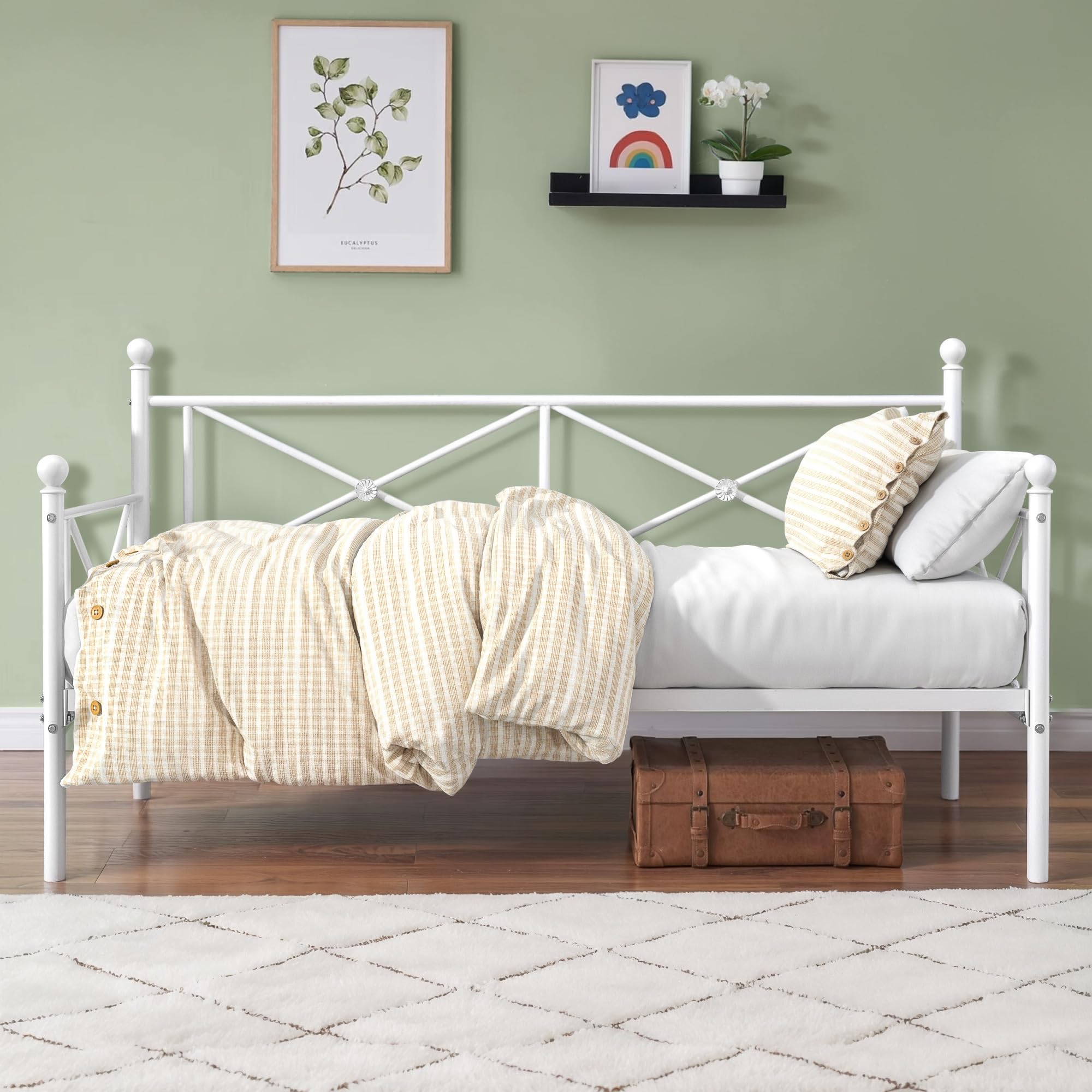 VECELO Twin Daybed Frame - Sturdy Metal Platform Bed with Elegant Headboard, No Box Spring Needed, Perfect for Bedroom, Living Room & Guest Room - Pure White | Ideal for Small Spaces, Sleepovers & Multi-Purpose Use