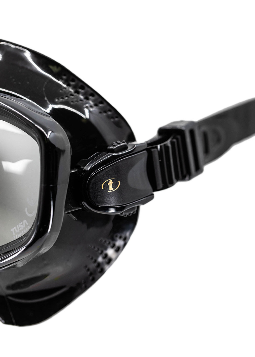TUSA Freedom CEOS Dive Mask - Premium Snorkeling & Scuba Diving Gear for Clear Underwater Vision - Perfect for Ocean Adventures, Pool Training & Water Sports
