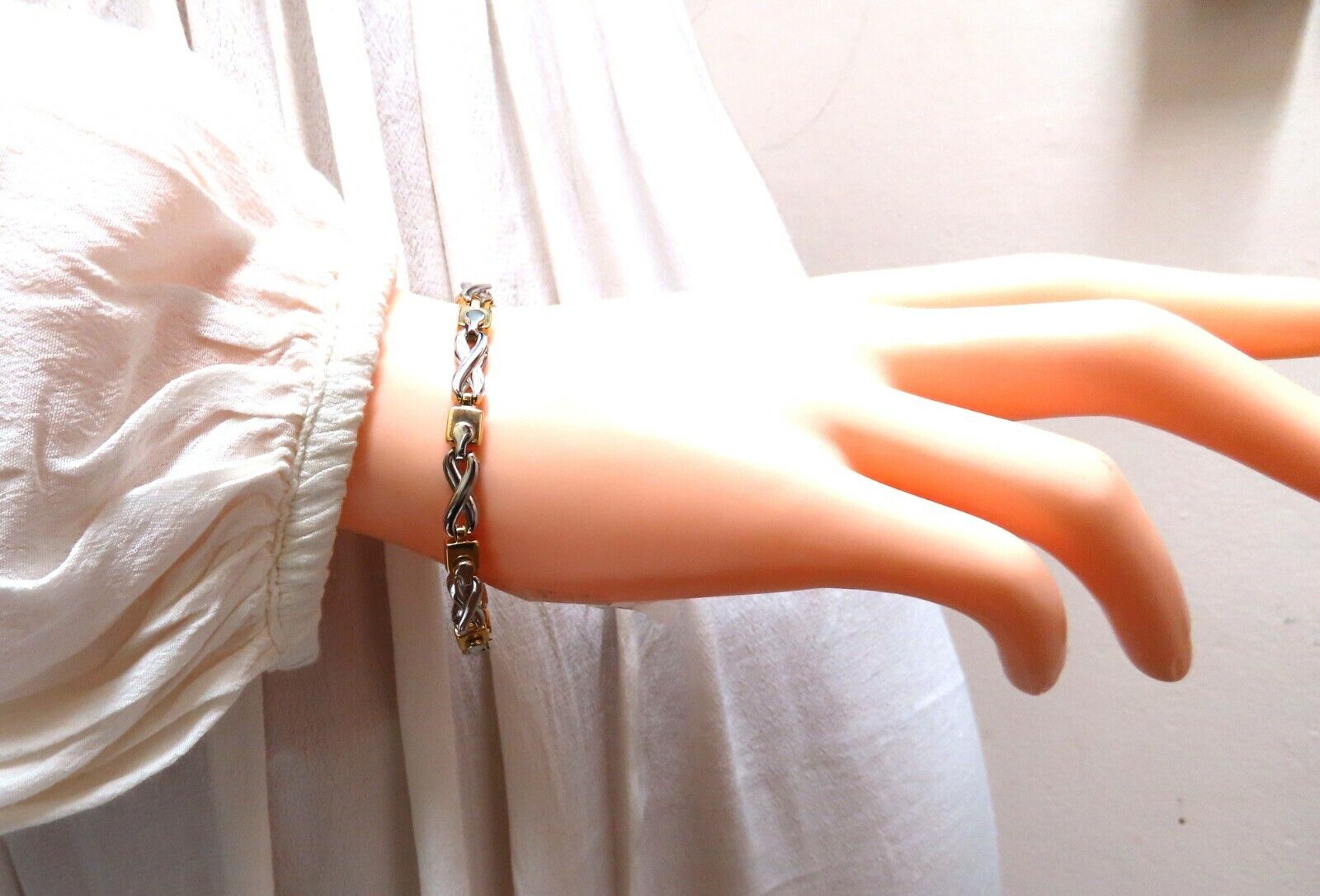 14K Gold Infinity Link Bracelet for Women - Elegant & Durable Jewelry Gift for Birthday, Anniversary & Special Occasions
