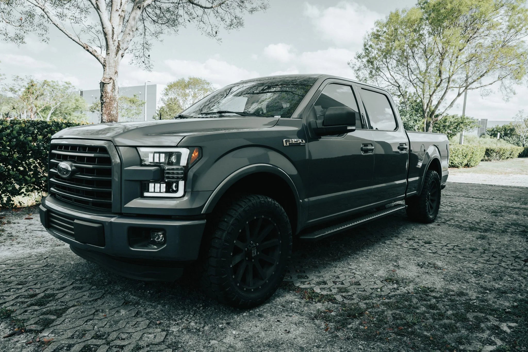 Ford F150 2015-2017 6000K LED Projector Headlights with Smoked/Black Housing - Upgrade Your Truck's Style & Night Visibility for Off-Roading & Daily Driving
