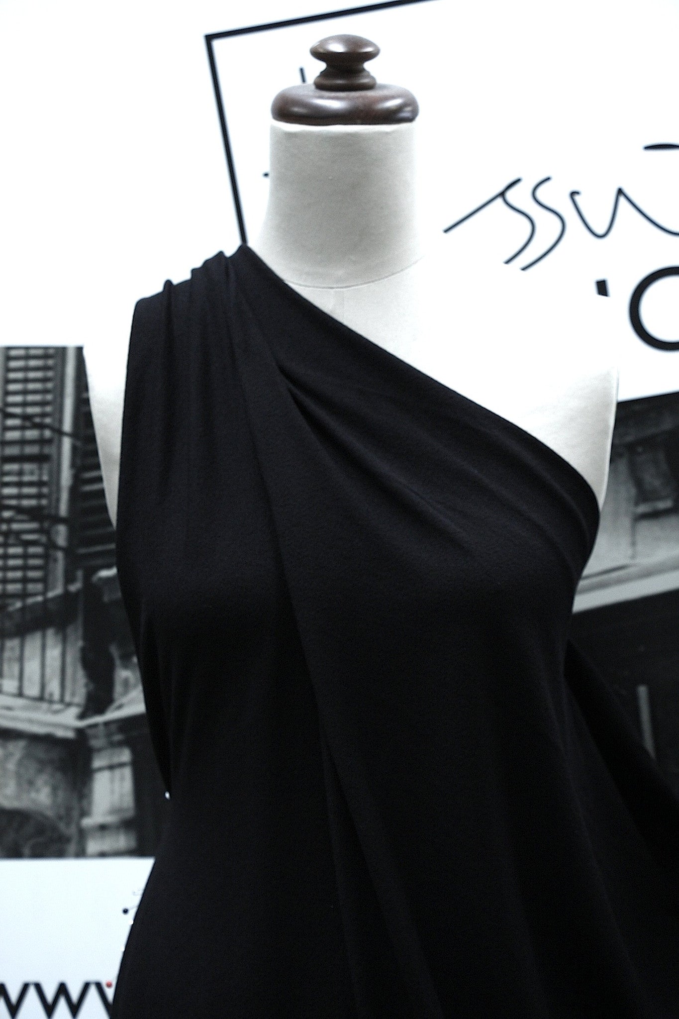 Premium Black Crepe Jersey Fabric - Soft Stretchy & Comfortable Material for Dresses, Tops & DIY Fashion Projects - Perfect for Evening Wear, Casual Outfits & Sewing Creations