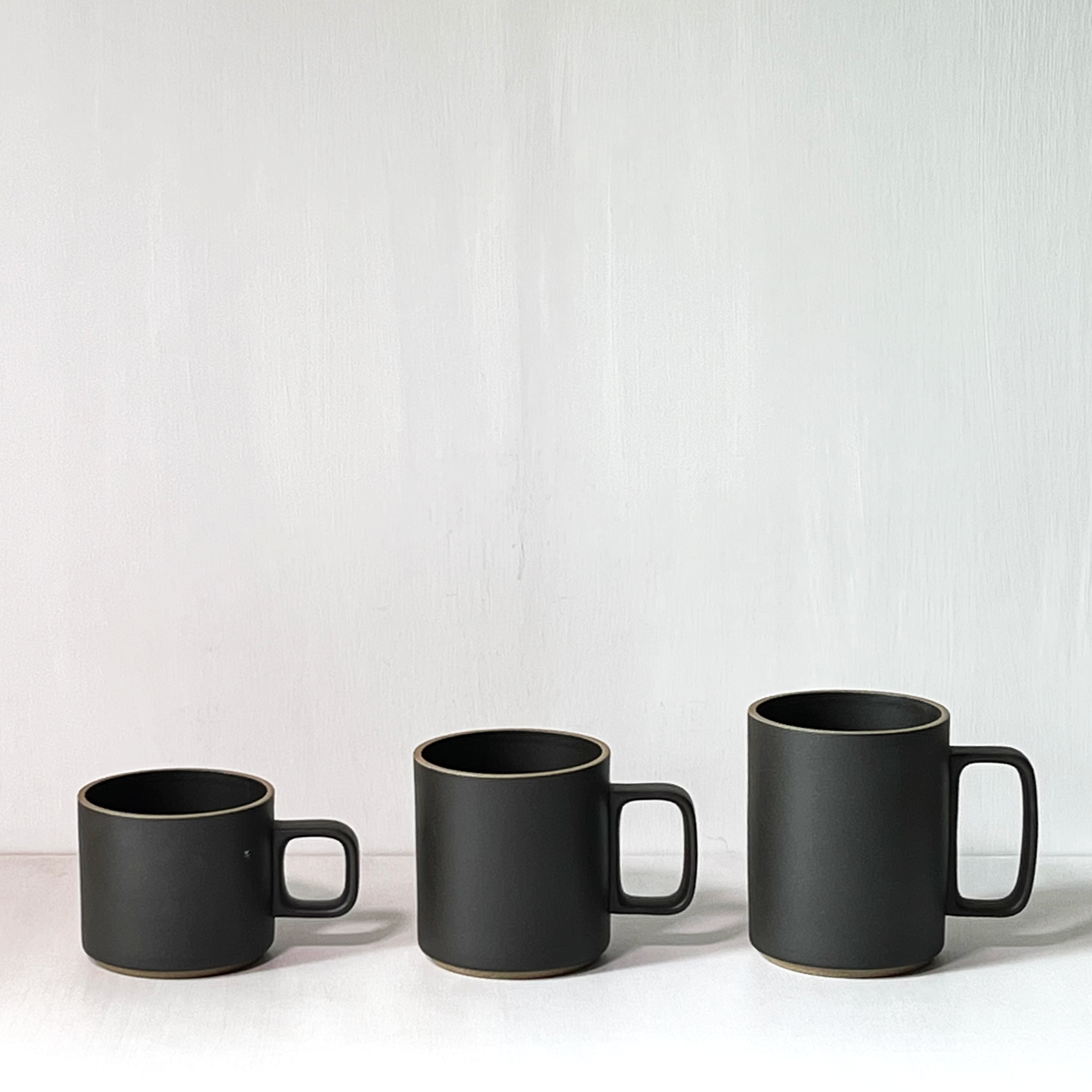 Premium Hasami Porcelain Coffee Mug - Handcrafted Dark Brown Ceramic Cup for Espresso, Tea & Hot Drinks - Perfect for Home, Office & Cafe Use