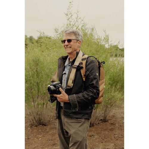 Peak Design Everyday Backpack 30L V2 - Premium Camera & Travel Backpack in Coyote Brown - Perfect for Photographers, Commuters & Outdoor Adventures