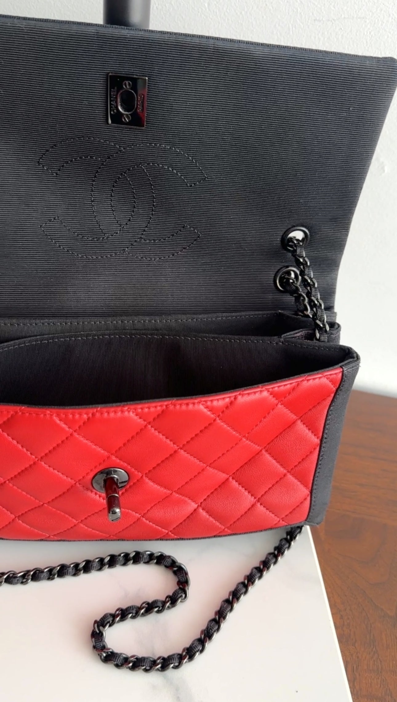 Chanel Red Quilted Leather Crossbody Bag with Chain Strap - Luxury Designer Handbag for Women, Perfect for Parties, Date Nights & Special Occasions