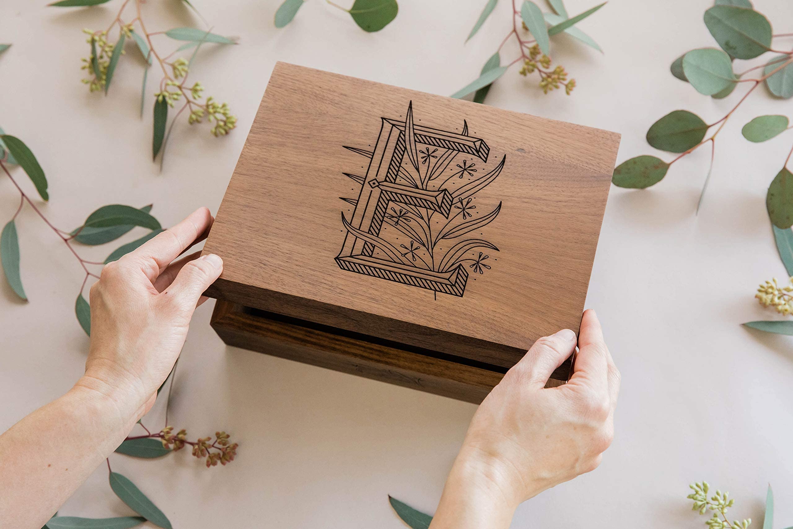 Personalized Floral Monogram Wood Keepsake Box - Custom Engraved Gift for Anniversary, Wedding, Baby Shower & Memory Storage - Perfect for Jewelry, Photos & Sentimental Keepsakes