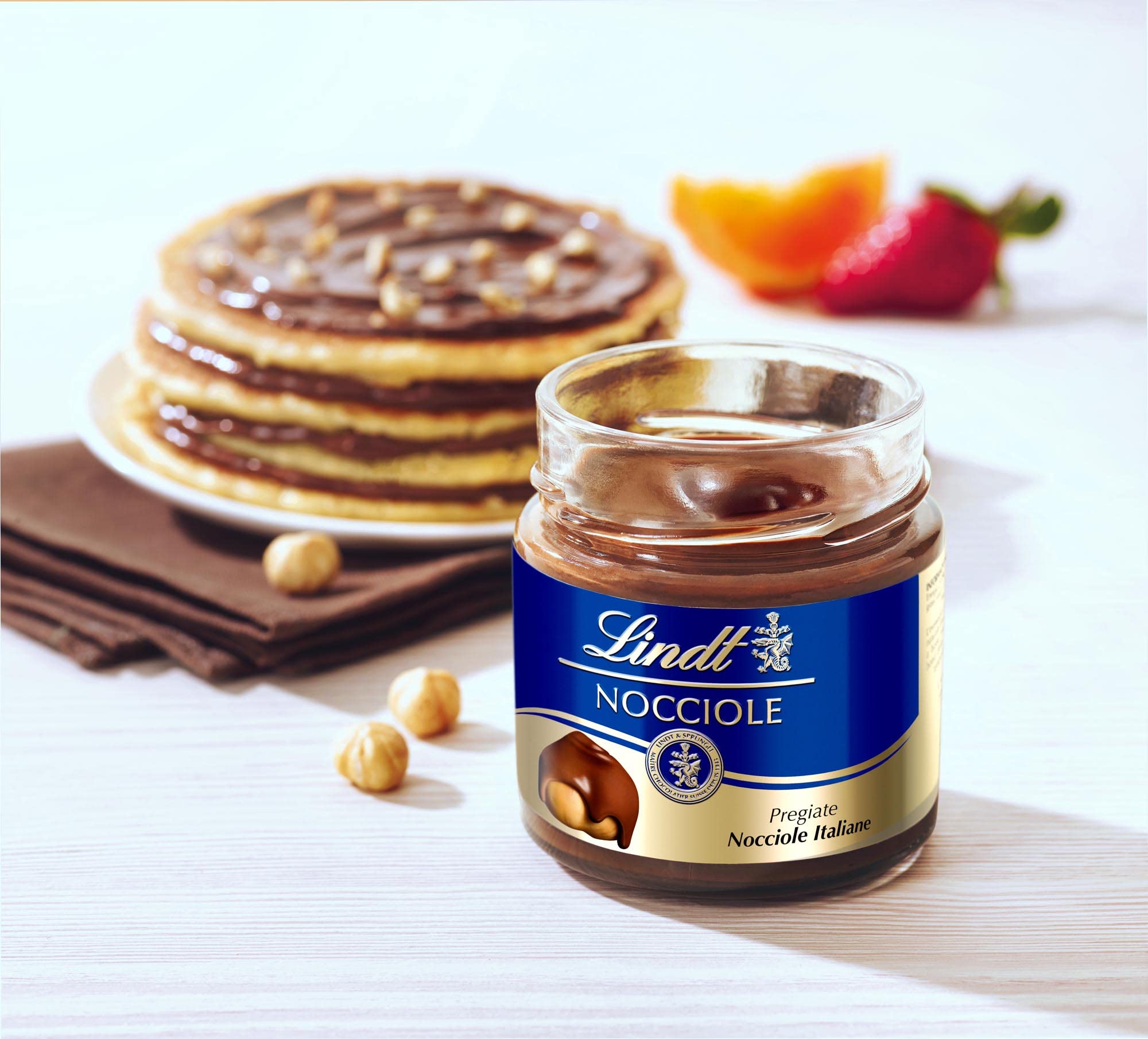 Lindt Hazelnut Milk Chocolate Spread - 7.1 oz (200g) - Rich & Creamy Nutella Alternative - Imported from Canada - Perfect for Toast, Pancakes & Dessert Toppings