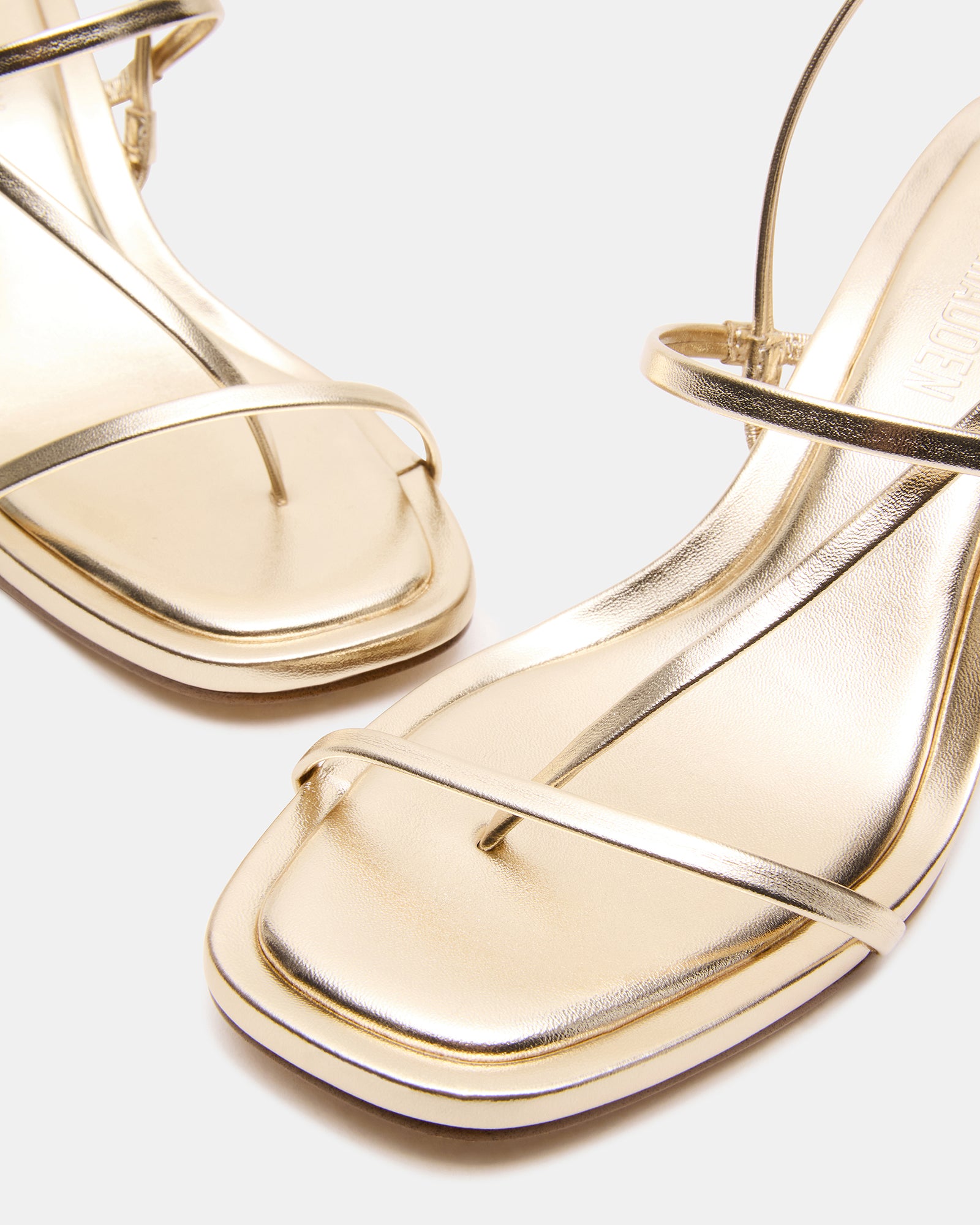 Diora Gold Jewelry Collection – Elegant Necklaces, Rings & Bracelets for Women | Perfect for Gifts, Parties & Special Occasions