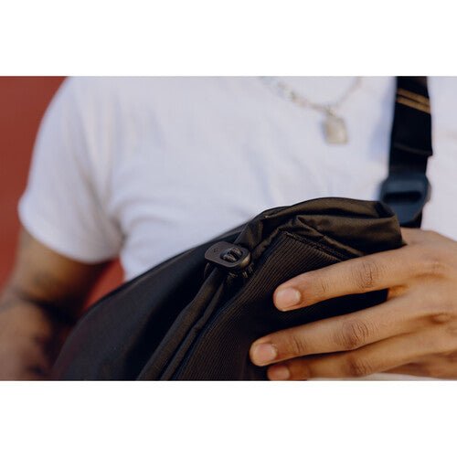 Peak Design Outdoor Sling 7L Camera Bag - Waterproof & Lightweight Crossbody Sling Pack for Travel, Hiking & Everyday Carry (Black) - Perfect for DSLR, Mirrorless Cameras & Essentials