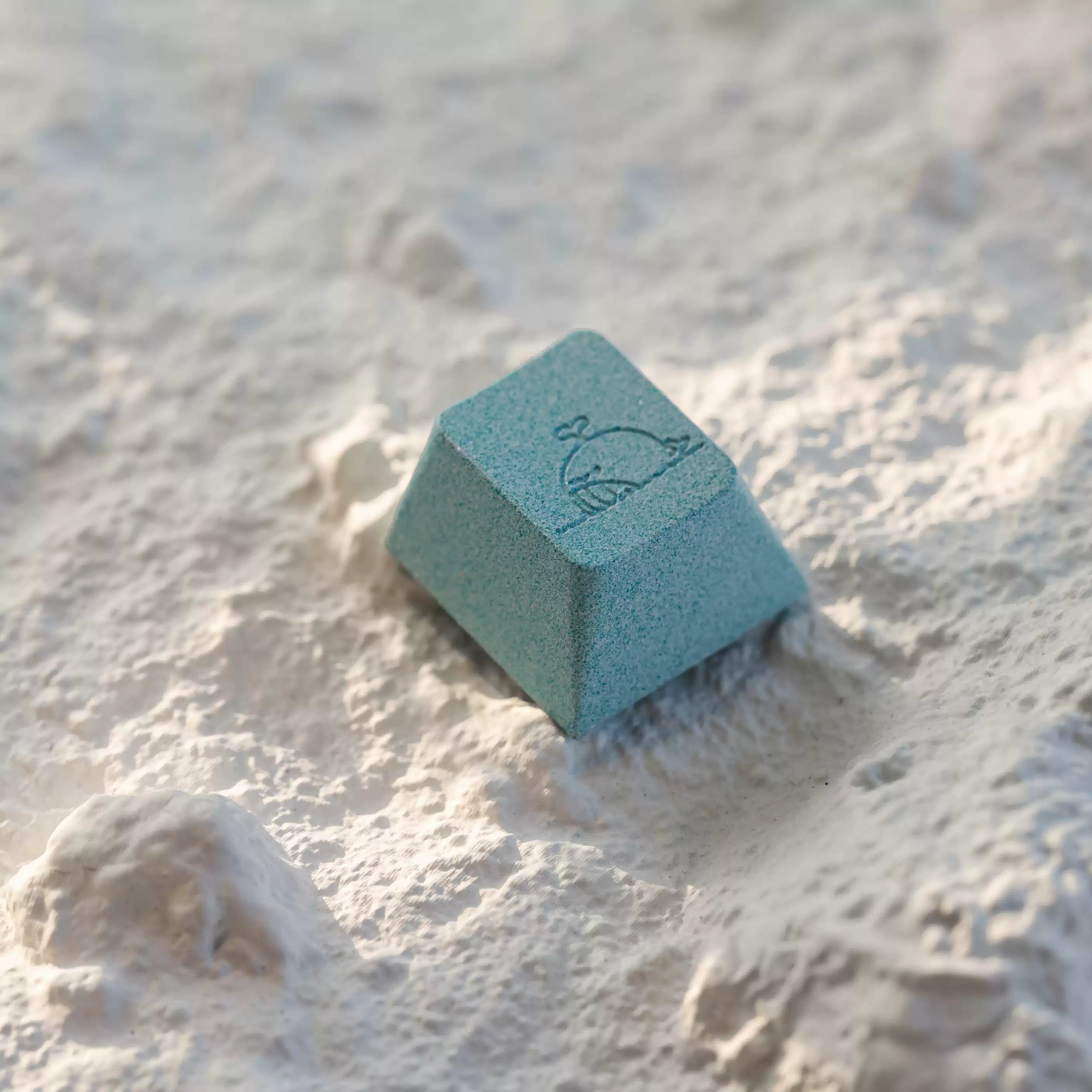 Premium Aluminum Alloy CNC Keycaps - Minimalist Whale Spray Design, Personalized Anodized Metal Keycaps for Mechanical Keyboards | Perfect for Gaming, Typing & Custom Keyboard Builds