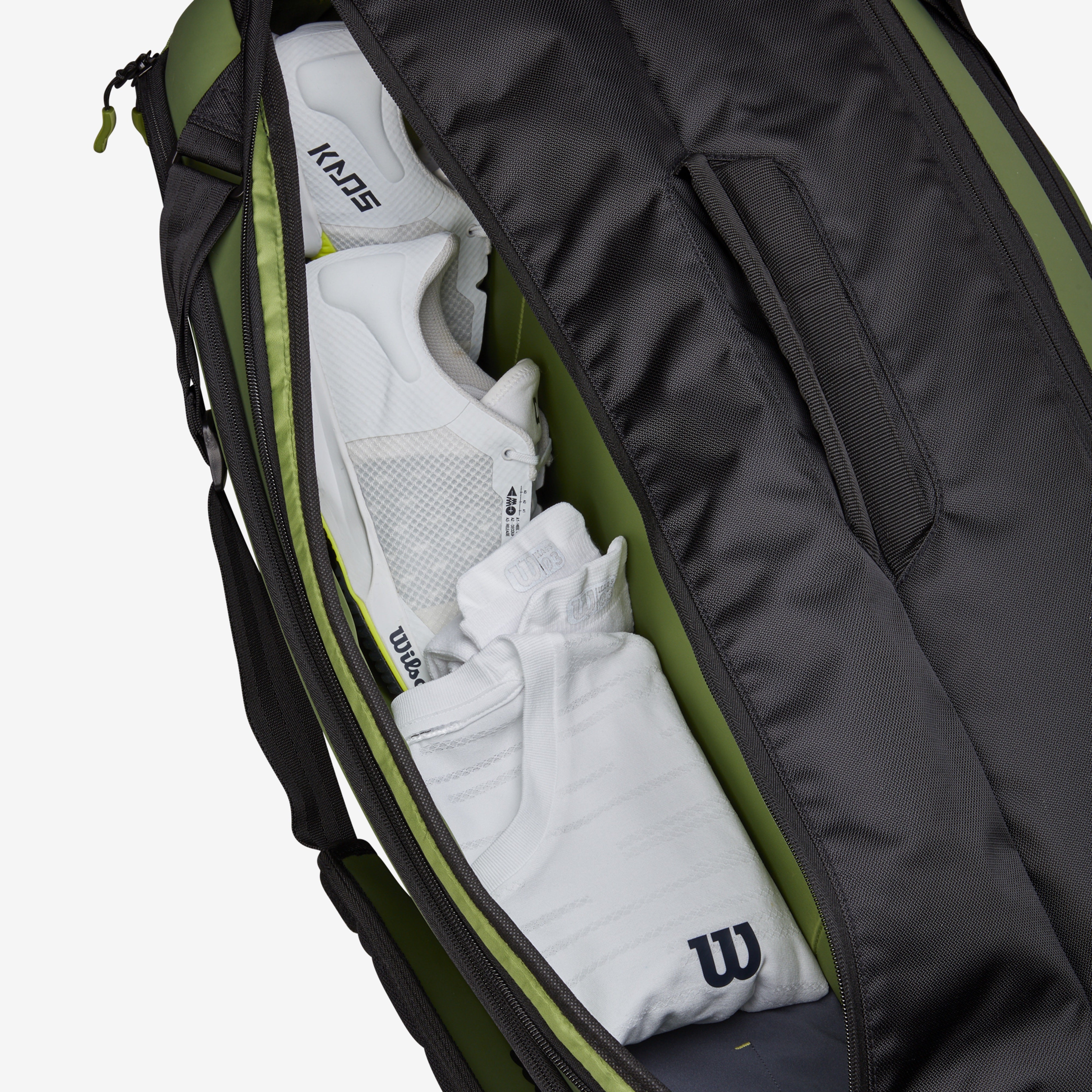Wilson Super Tour Blade v8 9-Pack Tennis Bag - Premium Tennis Gear for Players & Coaches - Perfect for Tournaments, Practice & Travel