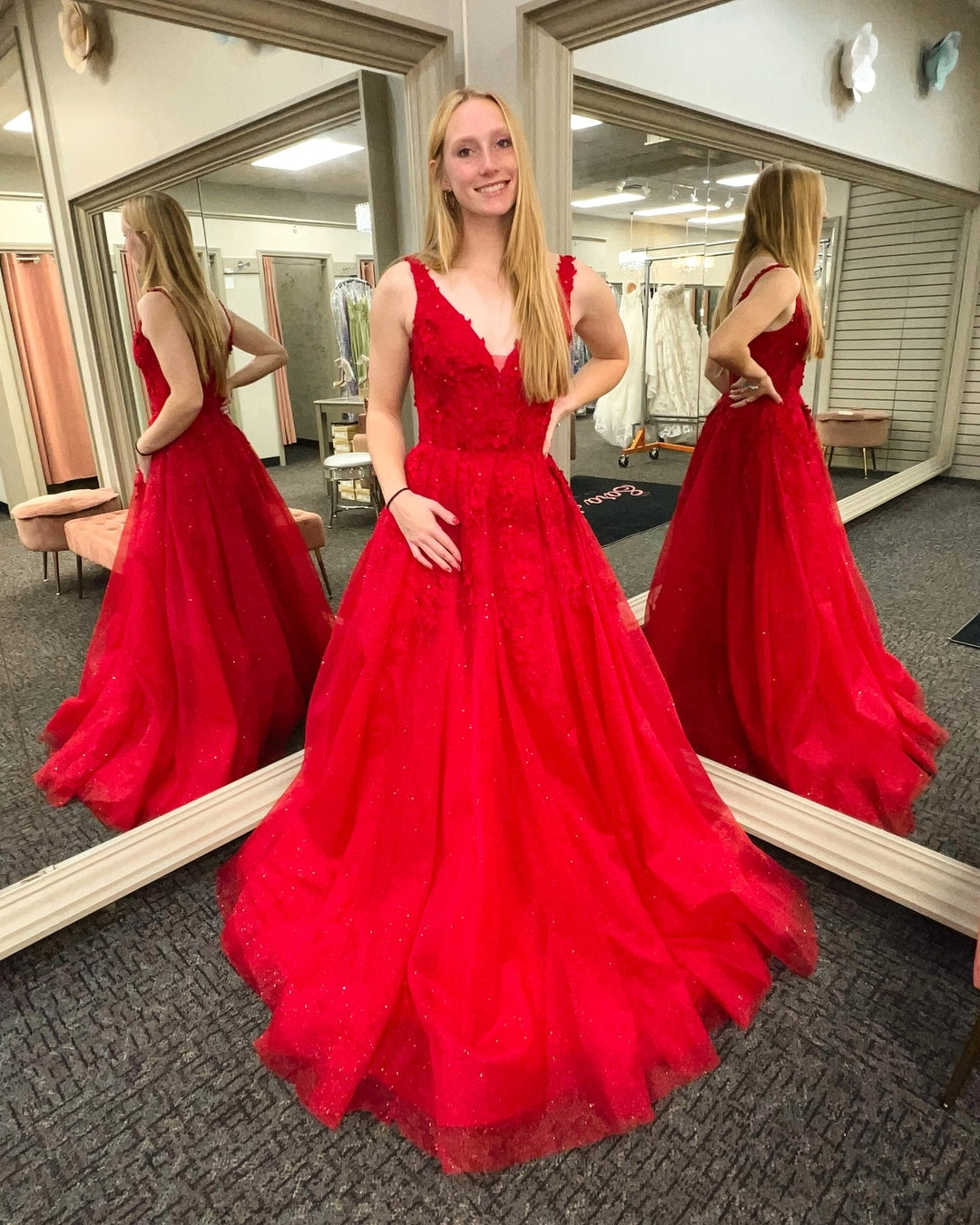 Elegant A-Line V-Neck Red Tulle Long Prom Dress with Applique - Perfect for Homecoming, Formal Parties & Special Occasions - Style J3097
