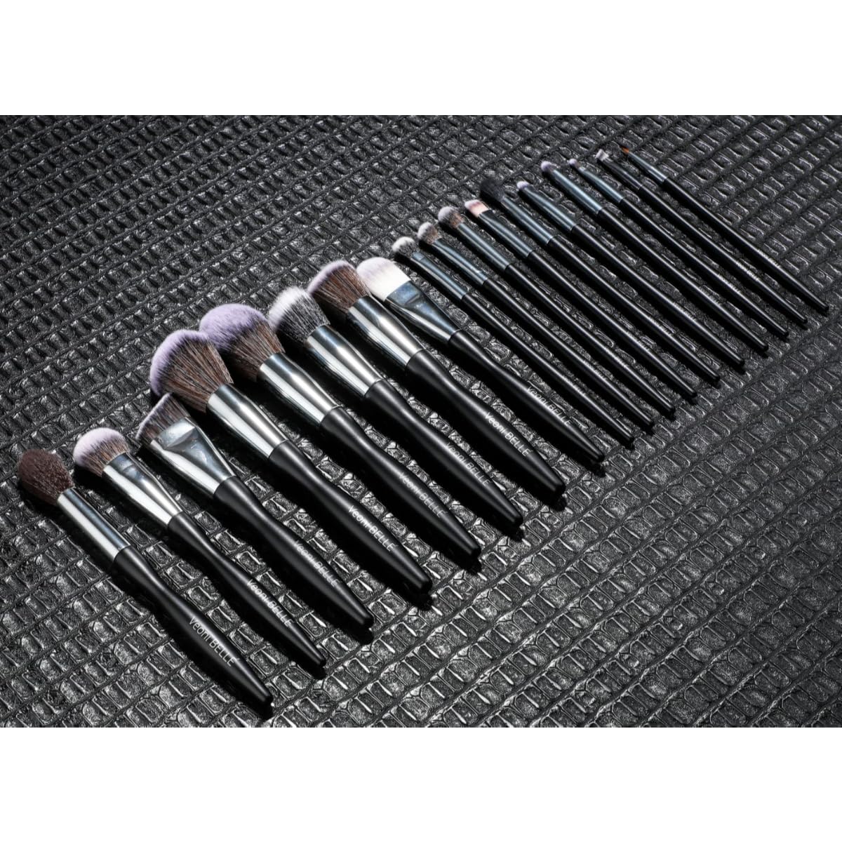 Professional Tapered Powder Blending Brush for Face Makeup - Soft Kabuki Brush for Foundation, Blush & Contouring - Perfect for Everyday Makeup & Professional Use