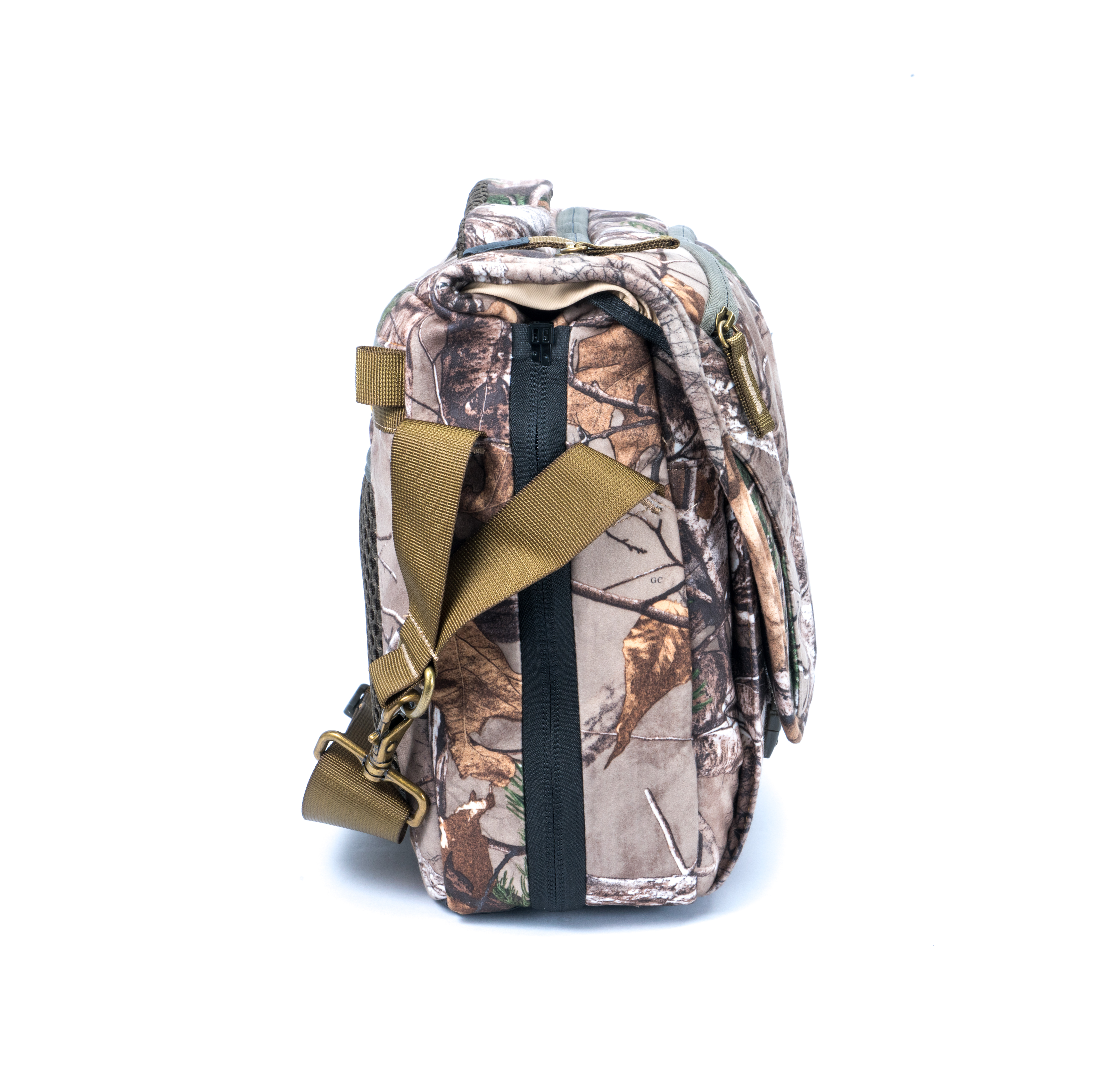 Alta Rise 33 RT Pioneer Messenger Bag - Waterproof Laptop Bag for Men & Women - Realtree Camo Design - Perfect for Work, Travel & Outdoor Adventures