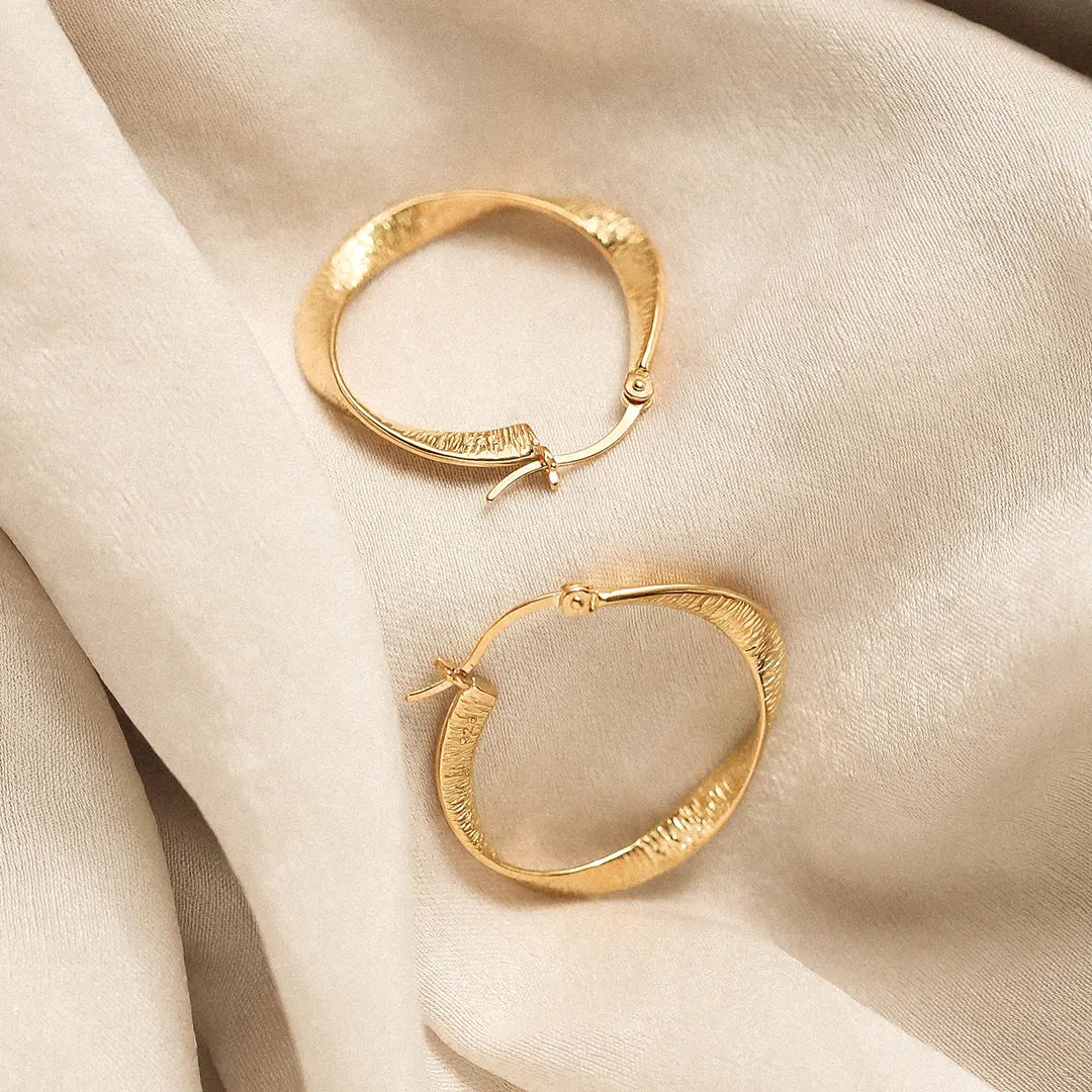 Abigail Hoops - Stylish and Comfortable Hoop Earrings for Women | Perfect for Everyday Wear, Parties, and Gifts