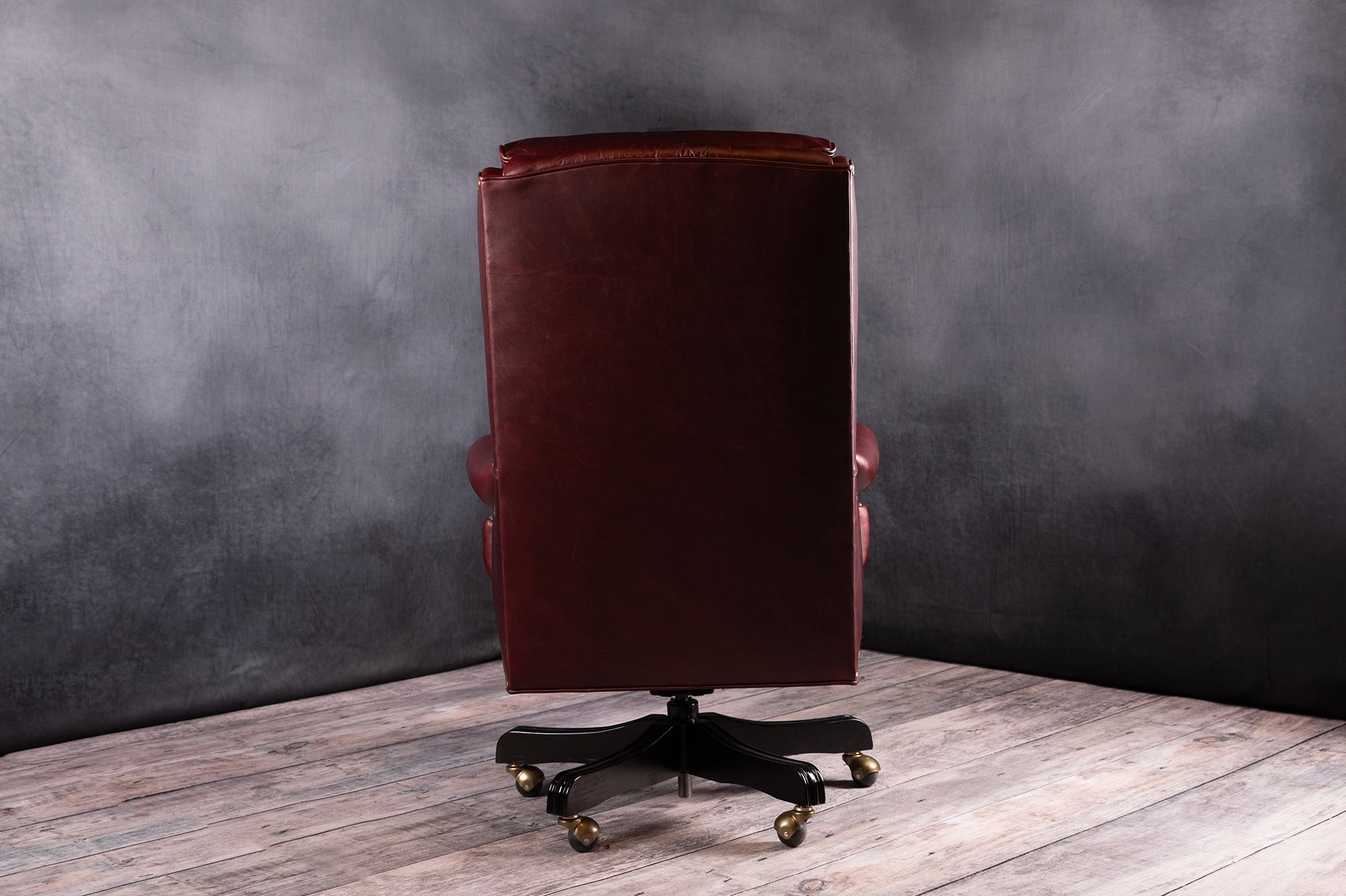 Premium SENATOR OFFICE CHAIR - Ergonomic Executive Desk Chair with Lumbar Support - High Back Leather Swivel Chair for Home & Office - Perfect for Long Work Hours, Video Conferences & Professional Workspaces