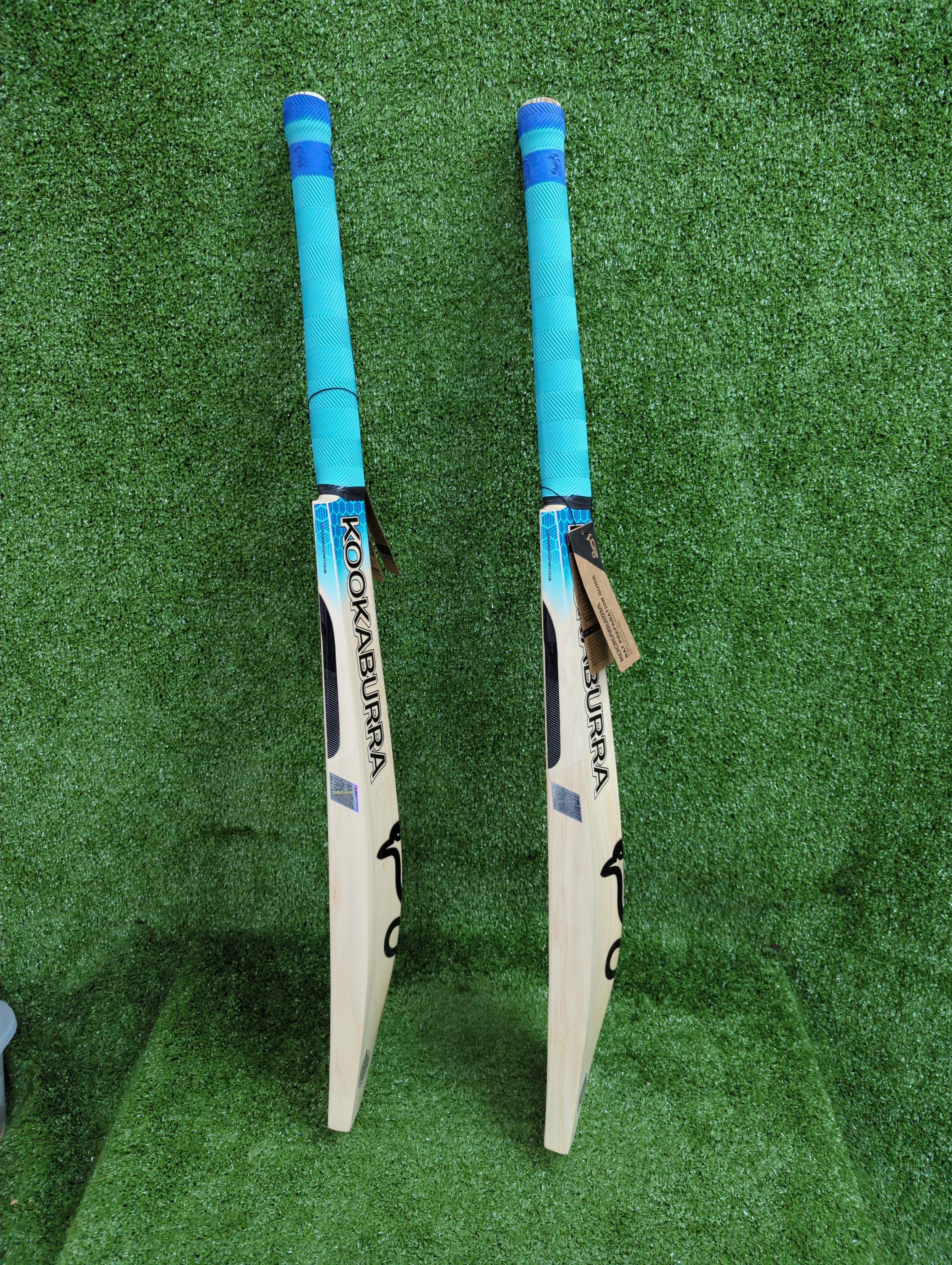 Kookaburra Rapid Ultralite English Willow Cricket Bat - Lightweight & Durable for Professional & Amateur Players - Perfect for Matches, Practice & Training Sessions