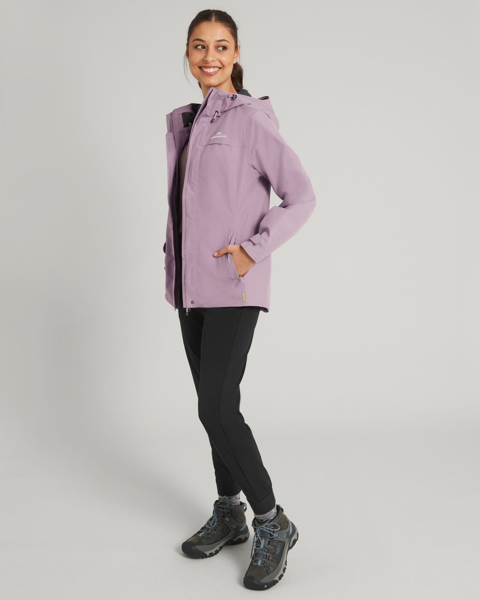 Women's Bealey GORE-TEX® Waterproof Rain Jacket - Thistle Color | Lightweight Windproof Outdoor Coat for Hiking, Camping & Travel