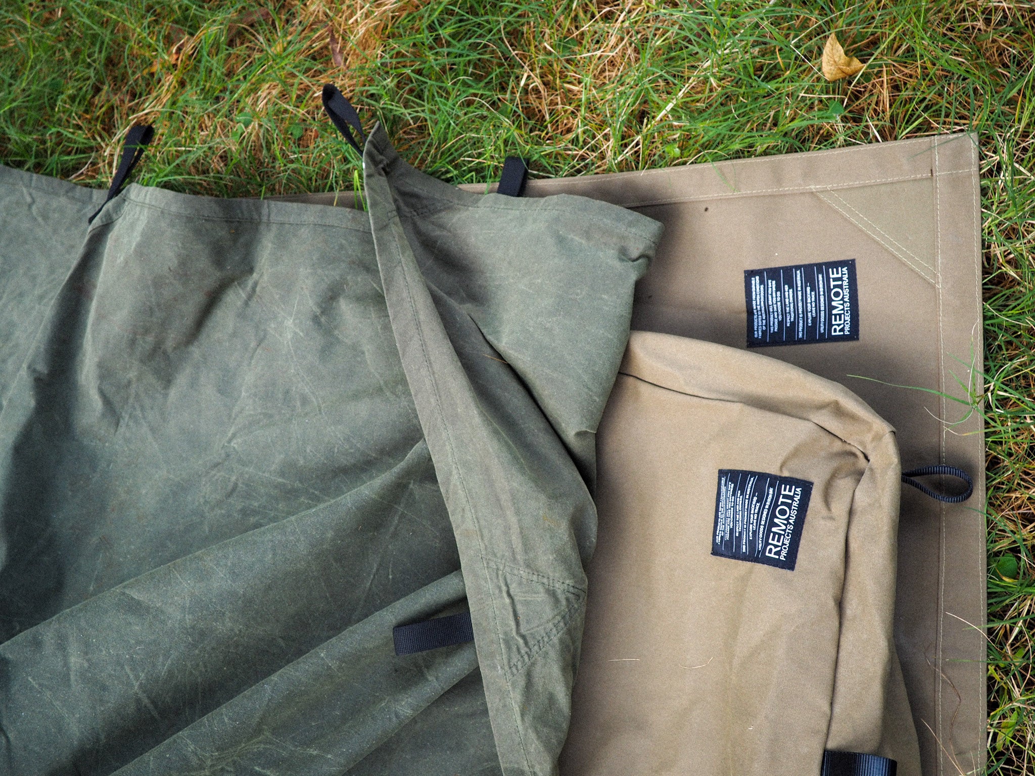 Durable 2.5m x 2.5m Oilskin Tarp Shelter - Waterproof Camping Cover for Outdoor Adventures, Picnics, and Emergency Protection