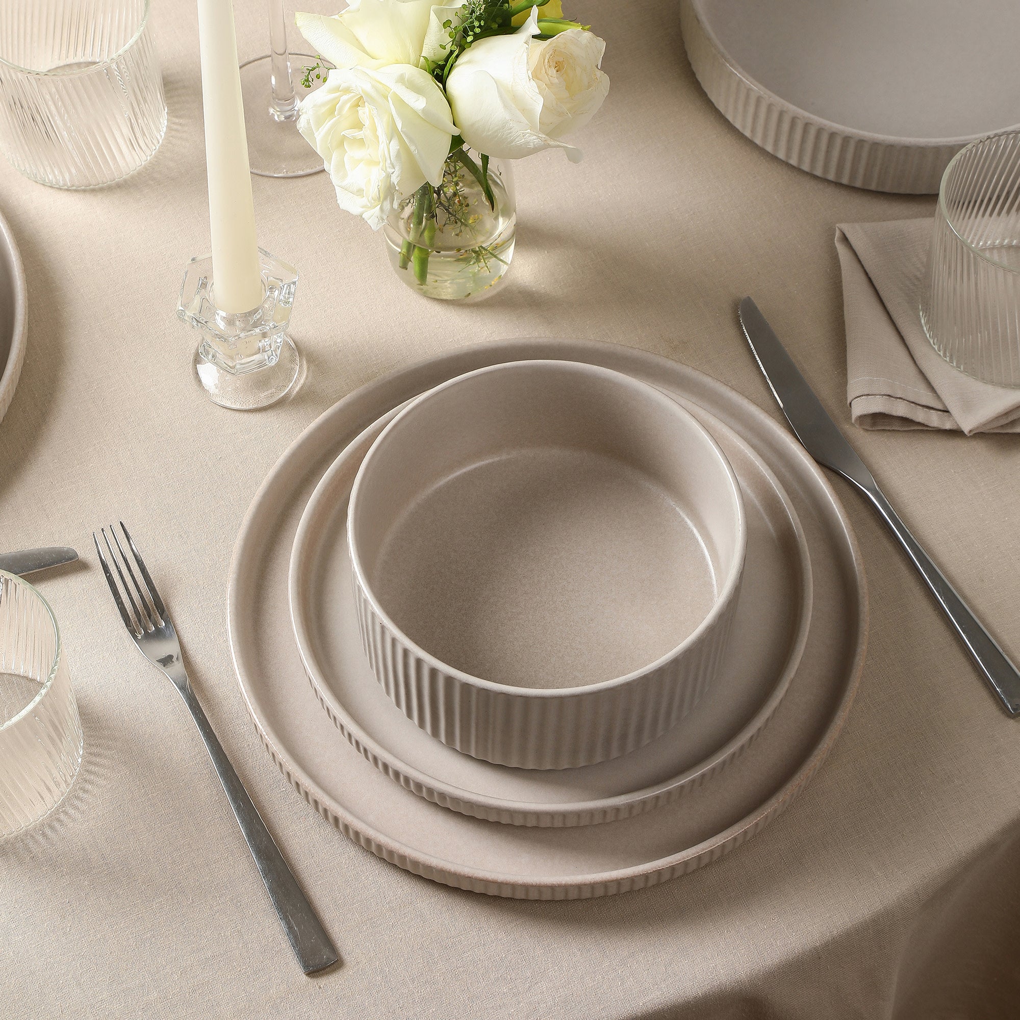 Haven Stoneware Dinnerware Set - 16-Piece Beige Ceramic Plates & Bowls for Everyday Dining, Family Meals & Entertaining Guests