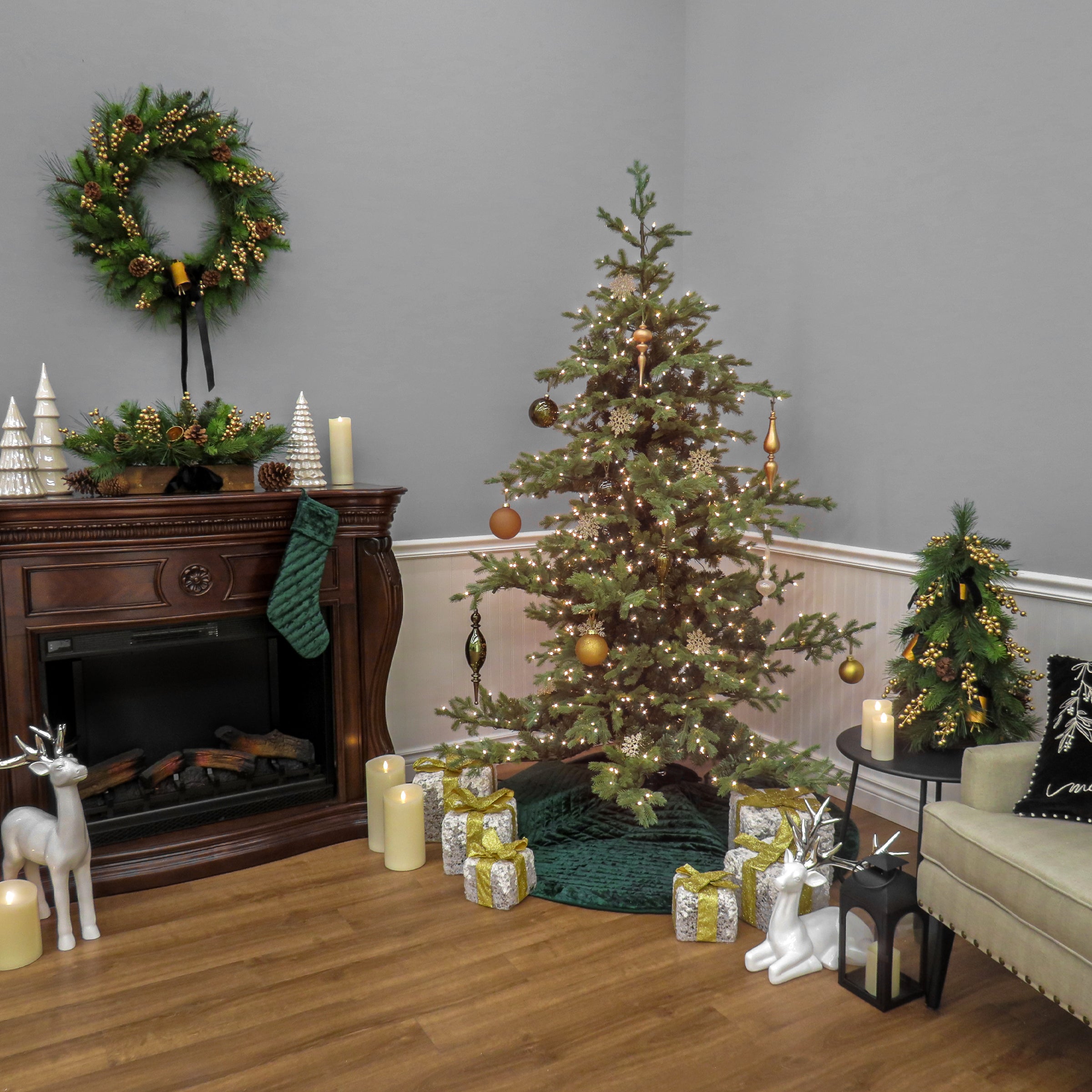 7.5 ft Pre-Lit Artificial Christmas Tree with 500 LED Lights - Perfect for Home, Office, and Holiday Decorations