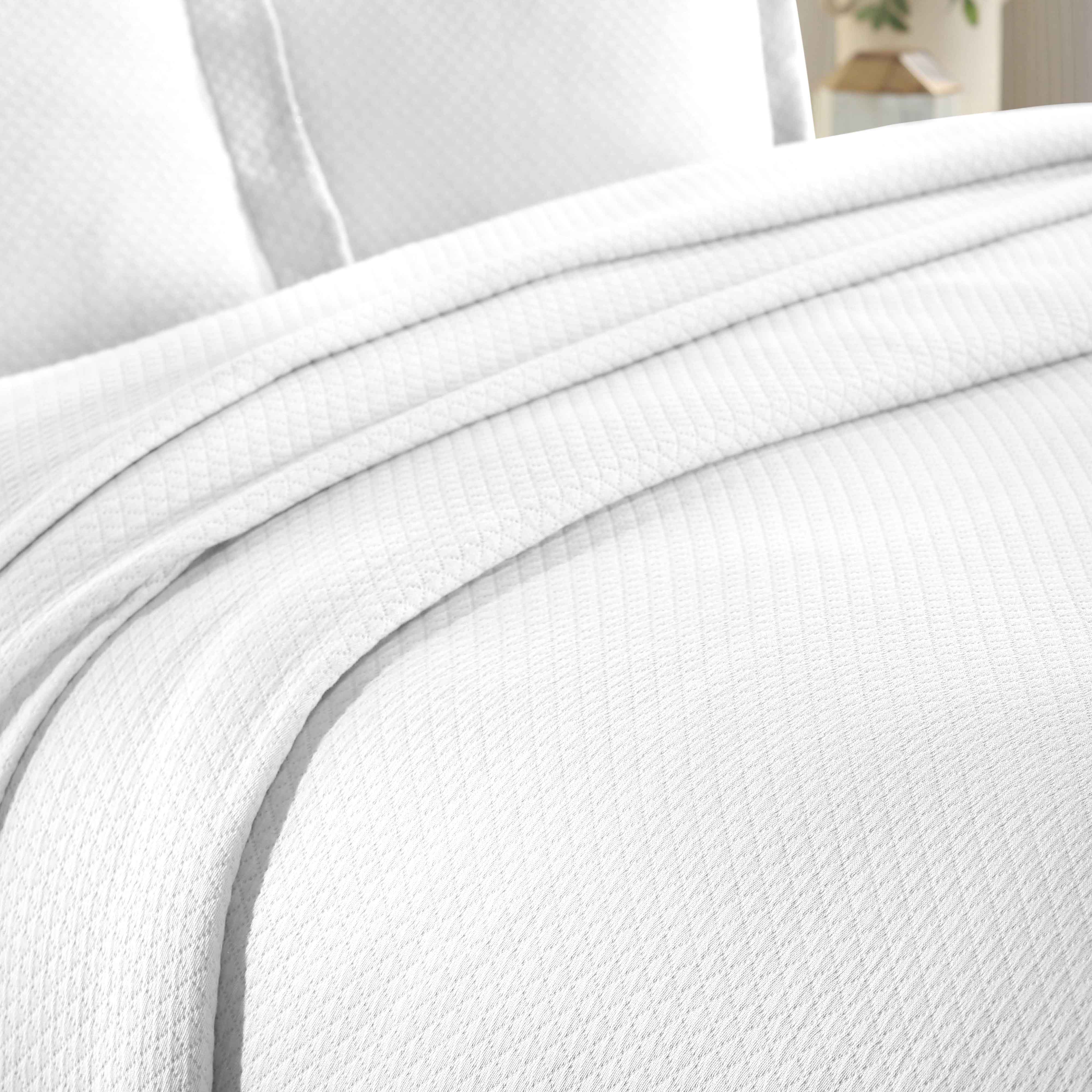 Luxury Jacquard Matelassé Cotton Diamond Solitaire Bedspread Set - Queen Size Bedding Coverlet for Master Bedroom, Guest Room & Hotel Decor