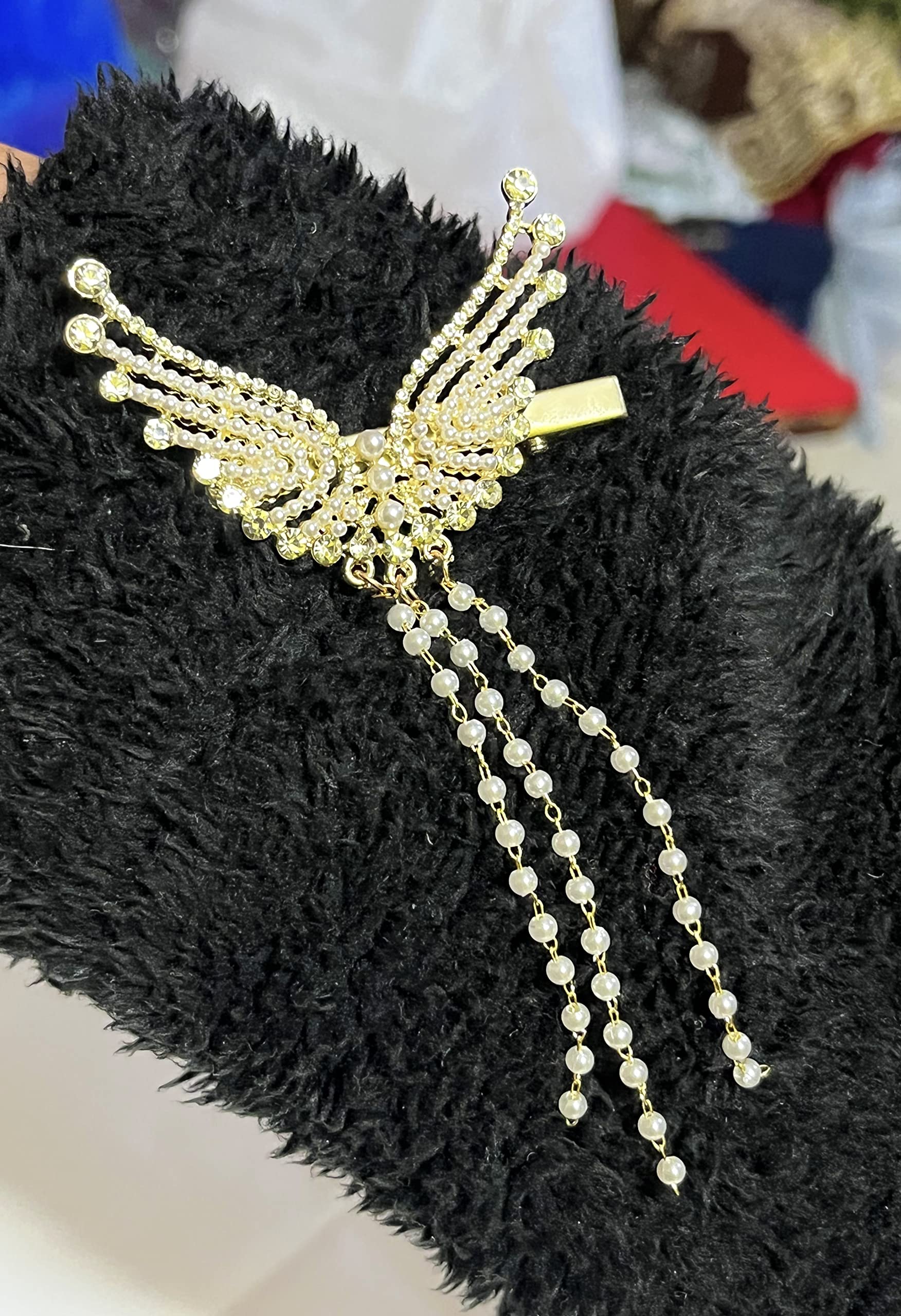 Savita Collection Wing Style Metal Hair Claw Clip for Fine or Thin Hair - Pearl Chain Hair Comb for Women and Girls (Pack of 1) - Perfect for Updos, Ponytails & Everyday Hairstyles