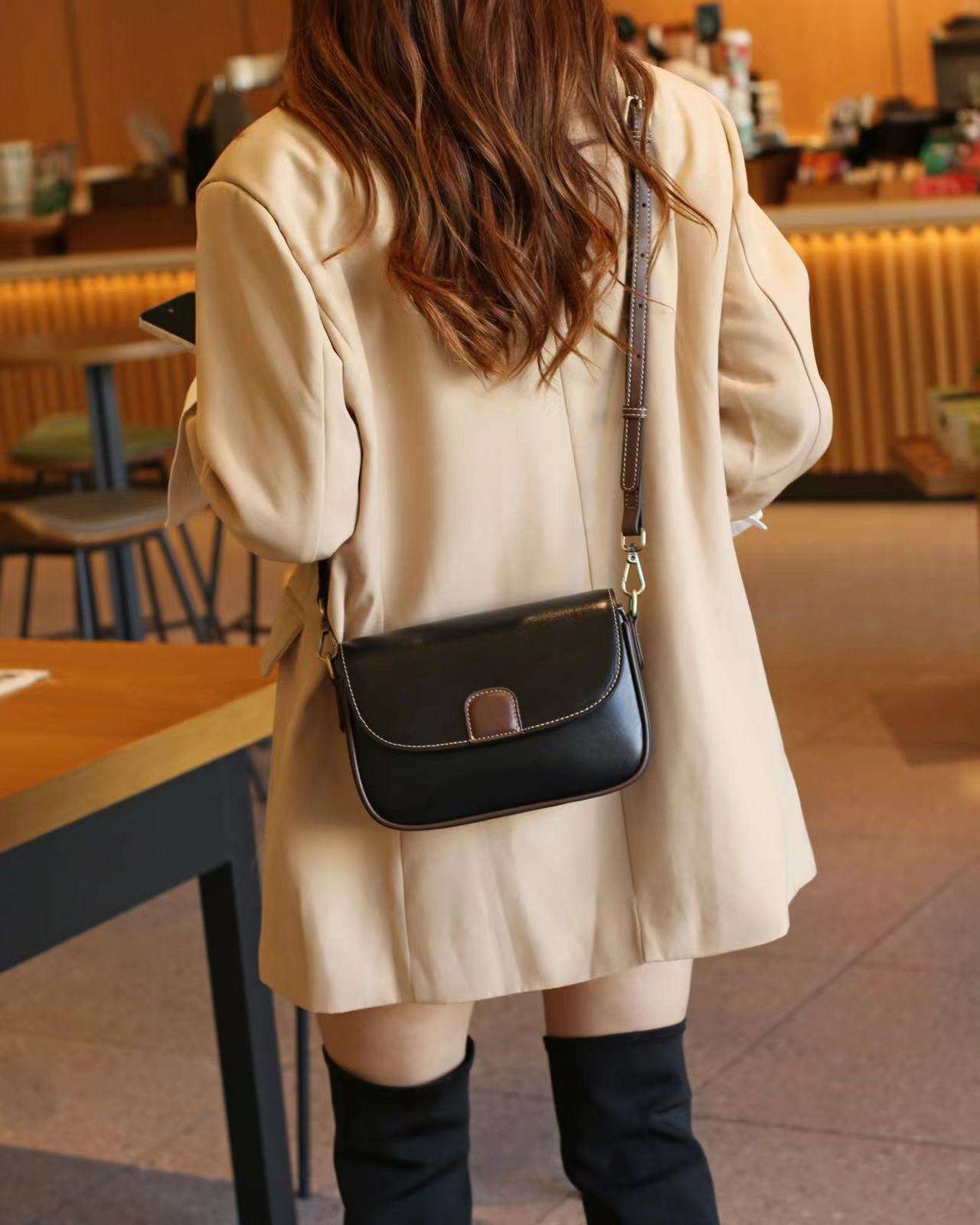 Stylish Compact Leather Crossbody Purse for Women - Fashionable Small Shoulder Bag with Adjustable Strap - Perfect for Travel, Shopping & Everyday Use