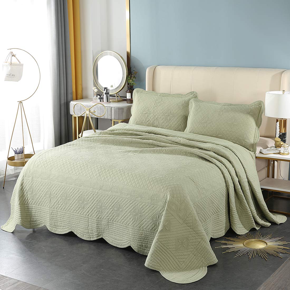 VCTOPS 3-Piece 100% Cotton Solid Quilt Set - Oversize Queen Size Embroidered Reversible Lightweight Quilted Coverlet Bedspread for All Seasons (Green) - Perfect for Master Bedroom, Guest Room & Dorm Decor