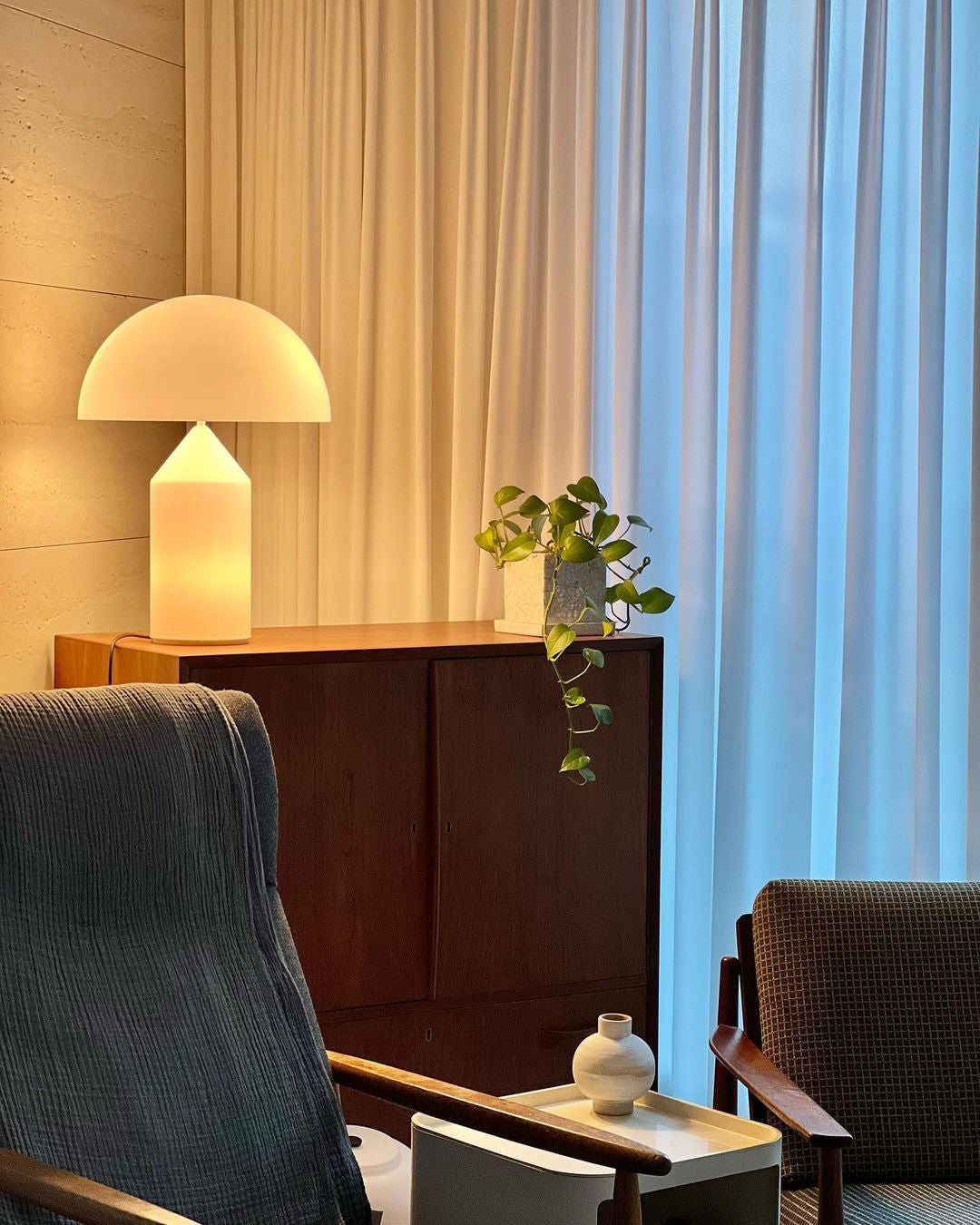 Atollo Modern Metal Table Lamp - Minimalist Design for Living Room, Bedroom & Office - Dimmable LED Desk Light for Home Decor & Workspace Lighting