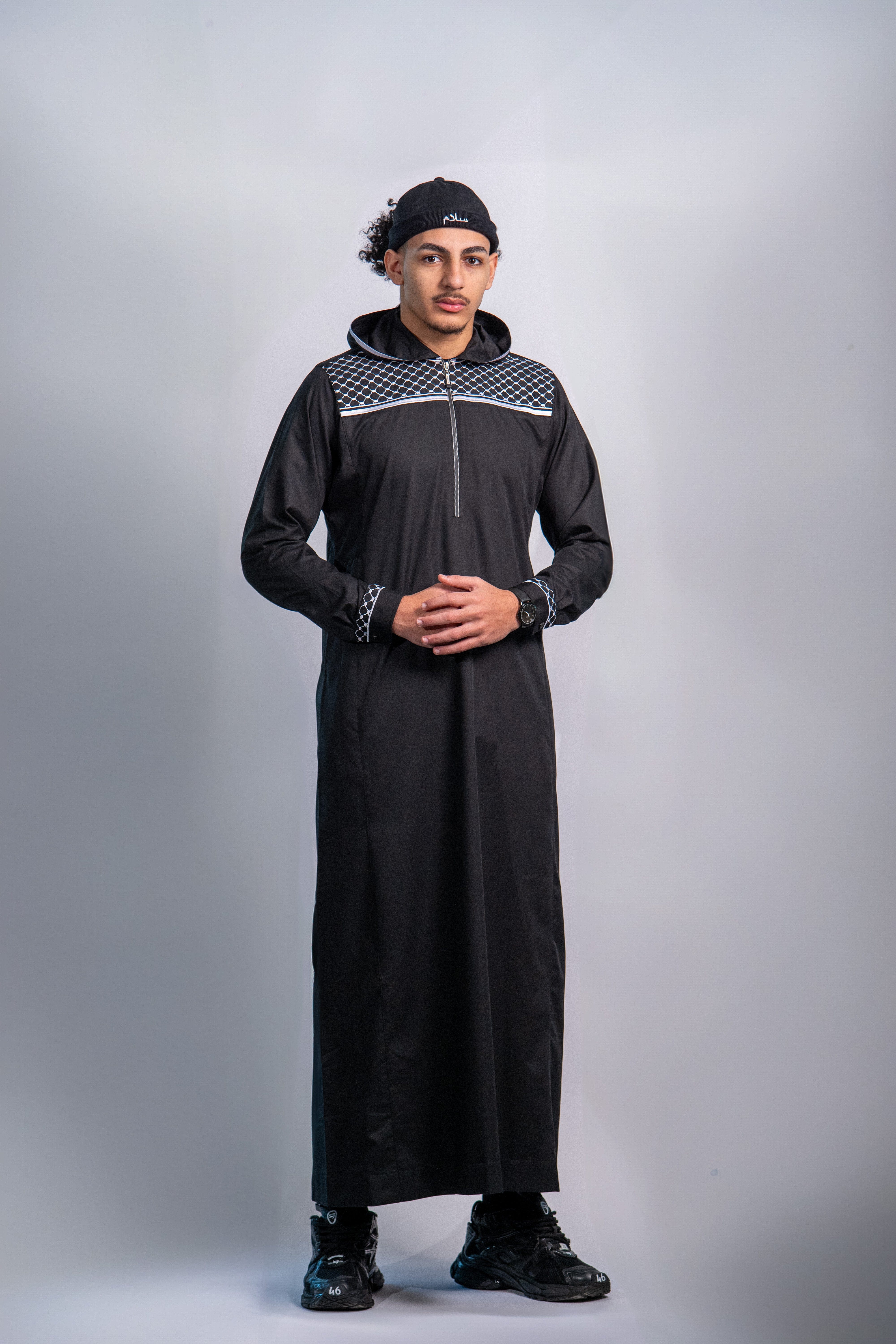 Premium Men's Thobe 235 - Black Islamic Robe for Eid & Prayer - Comfortable & Stylish Muslim Dress for Daily Wear & Special Occasions