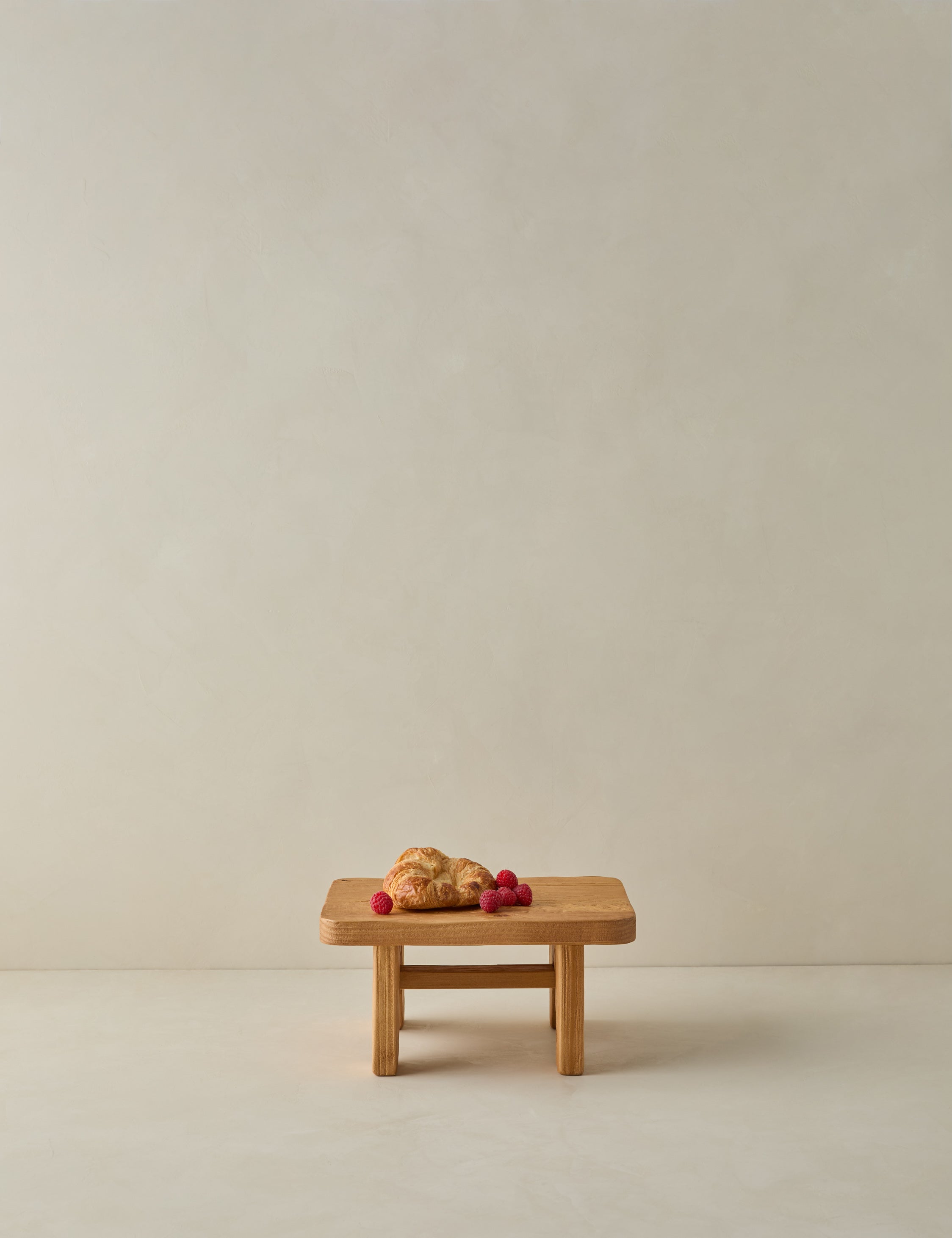 Premium Wooden Footed Grazing Board by etúHOME - Elegant Charcuterie & Cheese Serving Platter for Entertaining, Parties, and Holiday Gatherings