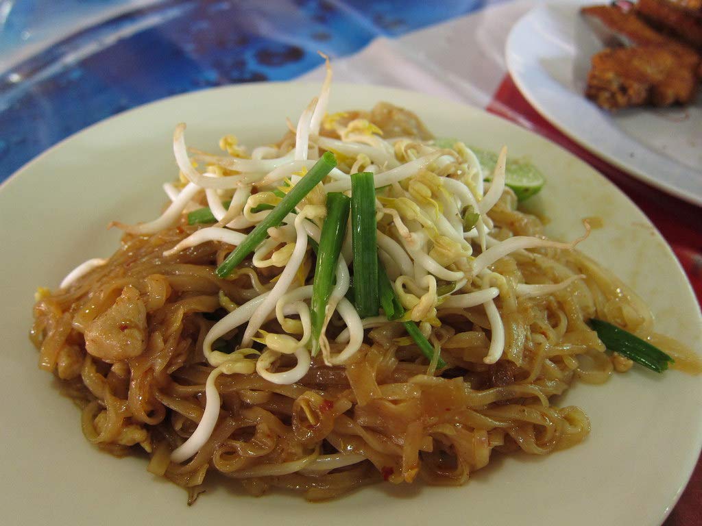 Pack of 10 Thamnakthong Original Korat Pad Thai Noodles 200g | Authentic Thai Fried Noodles | Perfect for Home Cooking, Asian Cuisine & Quick Meals
