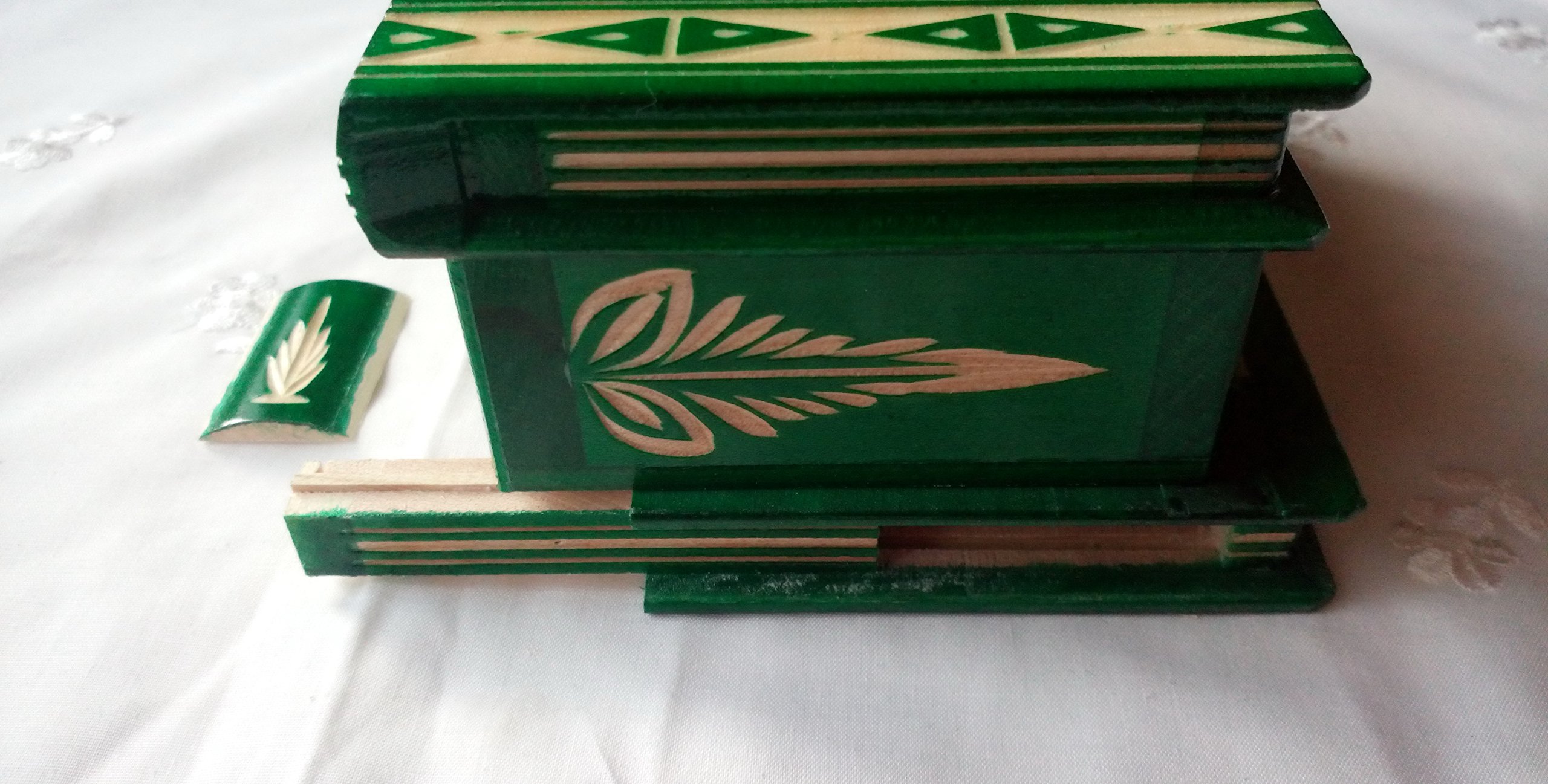 AZI Wooden Puzzle Box - Secret Magic Jewelry Box with Intricate Carvings | Brain Teaser & Gift Idea for Adults (Green) | Perfect for Treasure Hunts, Escape Rooms & Mind Challenges