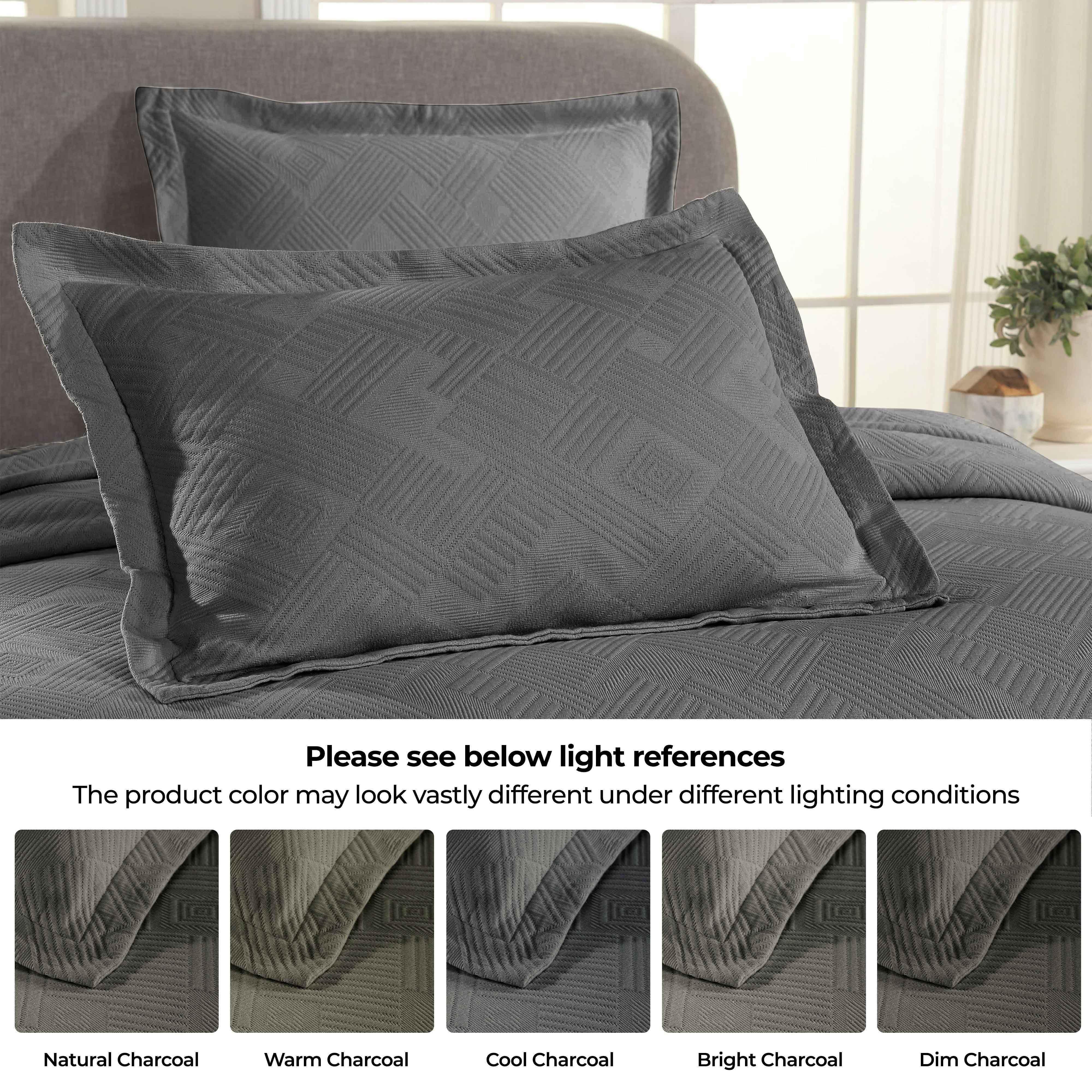 Luxury Cotton Jacquard Matelassé Bedspread Set with Scalloped Geometric Fret Design - Queen/King Size Bed Cover for Master Bedroom, Guest Room & Hotel Decor