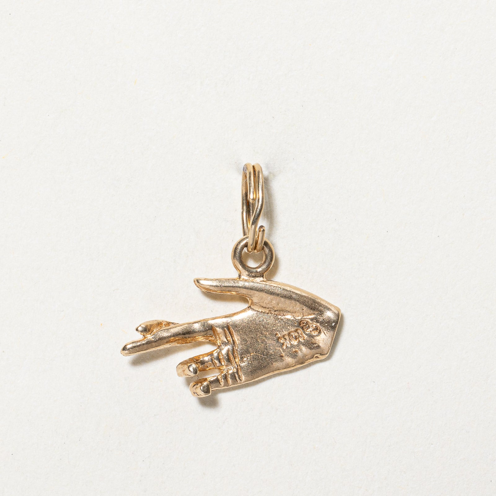 10K Yellow Gold Fingers Crossed Charm Pendant - Elegant Jewelry for Good Luck & Protection - Perfect for Gifts, Daily Wear & Special Occasions