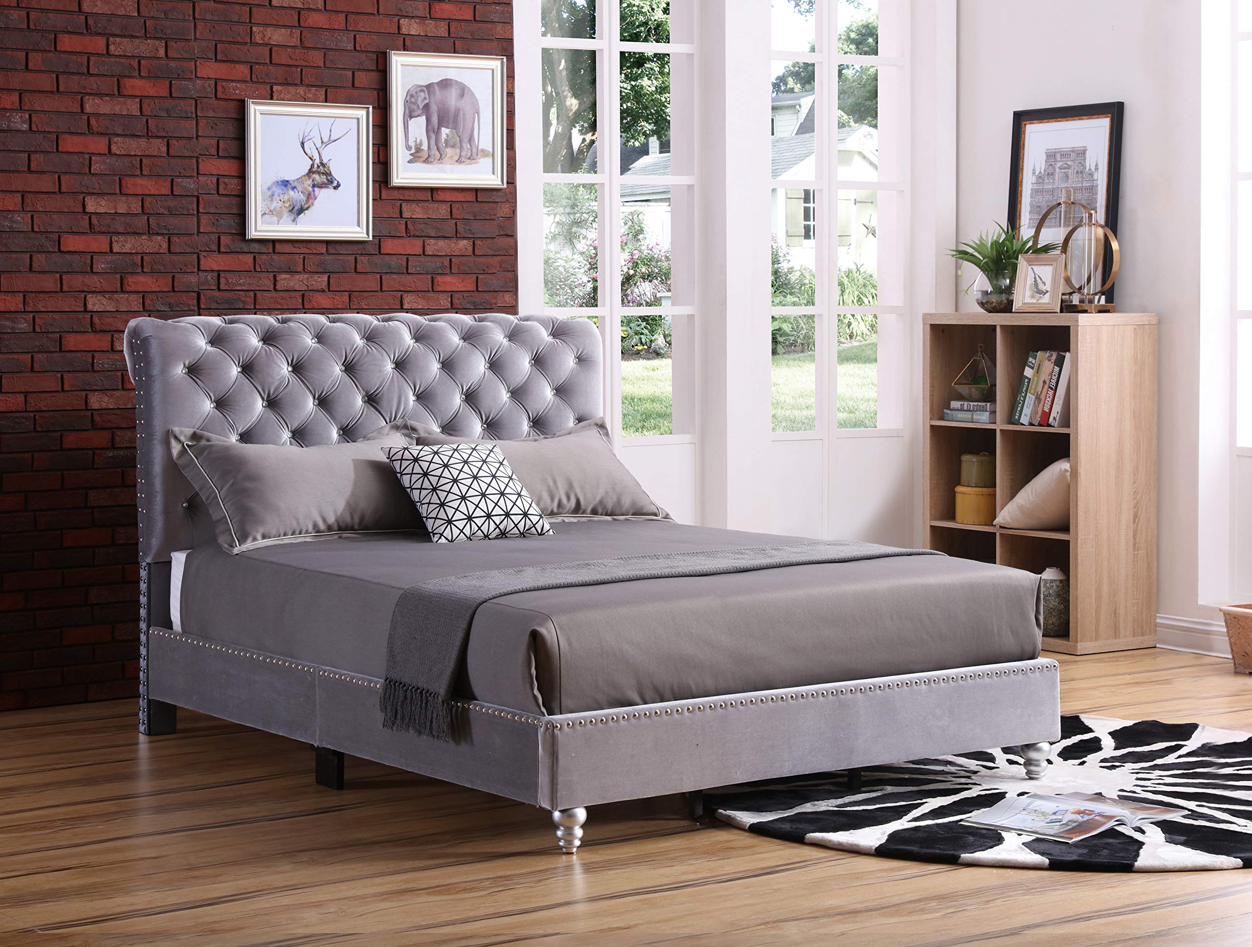 Glory Furniture Tufted Upholstered Full Size Bed in Gray - Luxurious Bedroom Furniture for Master Bedroom or Guest Room