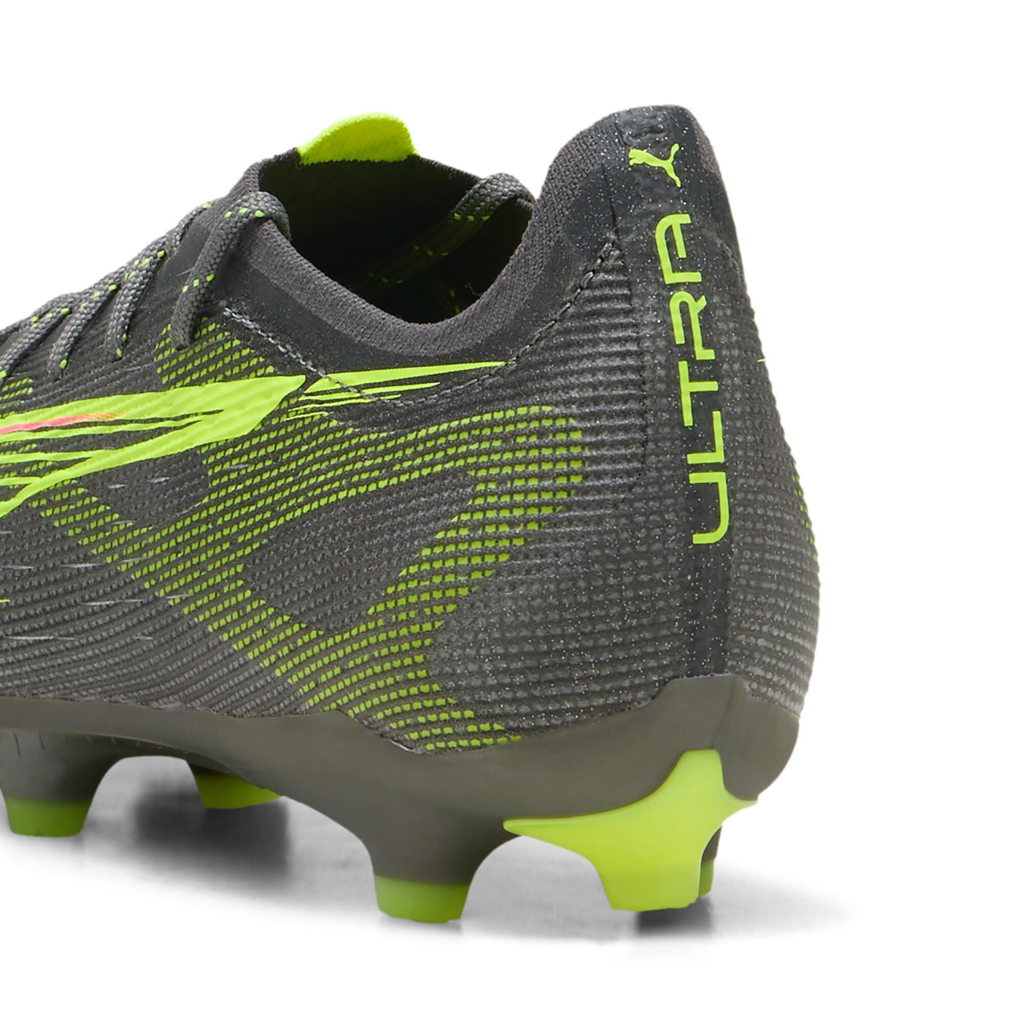 PUMA ULTRA 5 Pro FG/AG Soccer Cleats - Lightweight Football Shoes for Men with Dynamic Motion System - Perfect for Artificial Grass & Firm Ground Matches