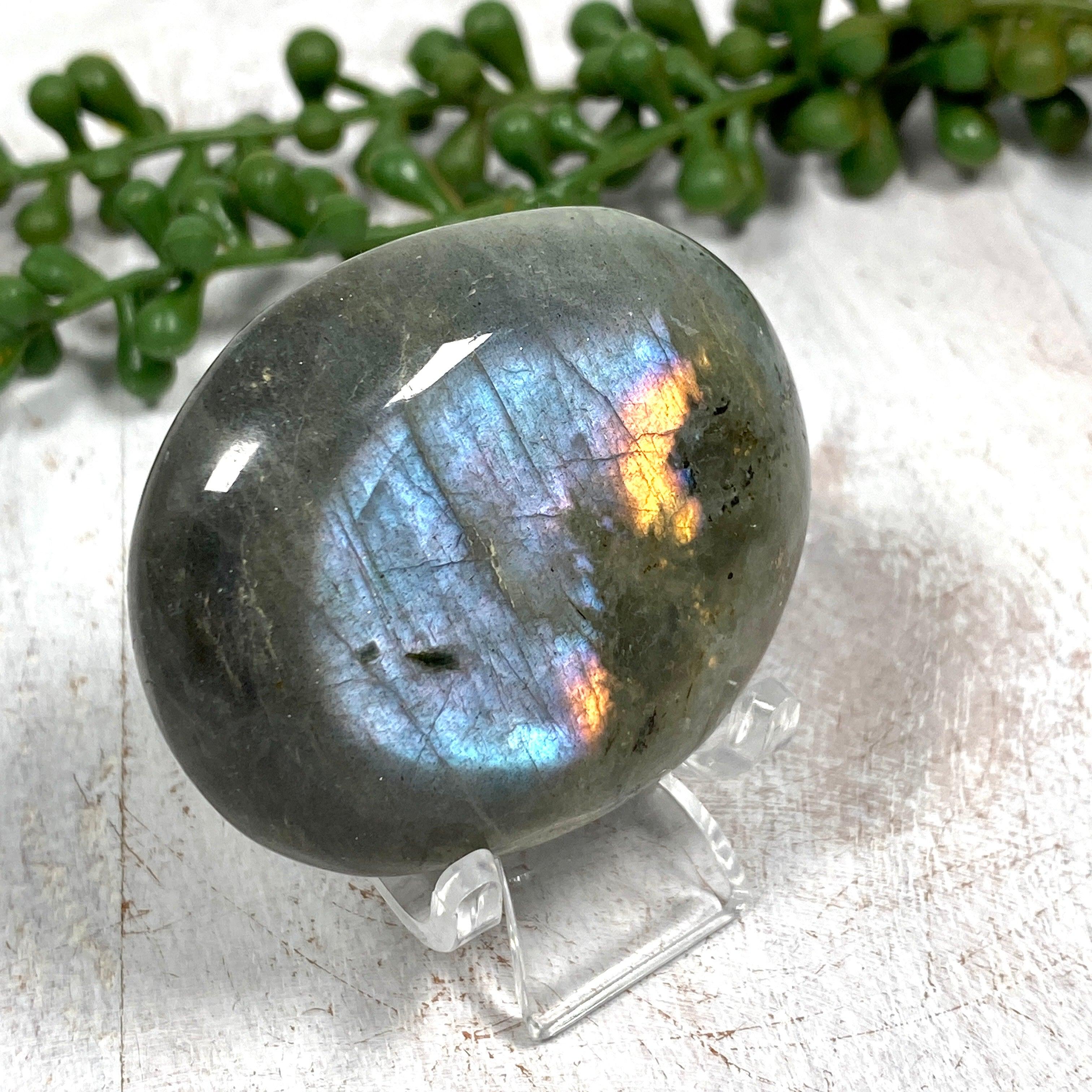 Natural Purple Labradorite Palm Stone - Healing Crystal for Meditation, Stress Relief & Energy Balancing - Perfect for Reiki, Yoga & Spiritual Practices