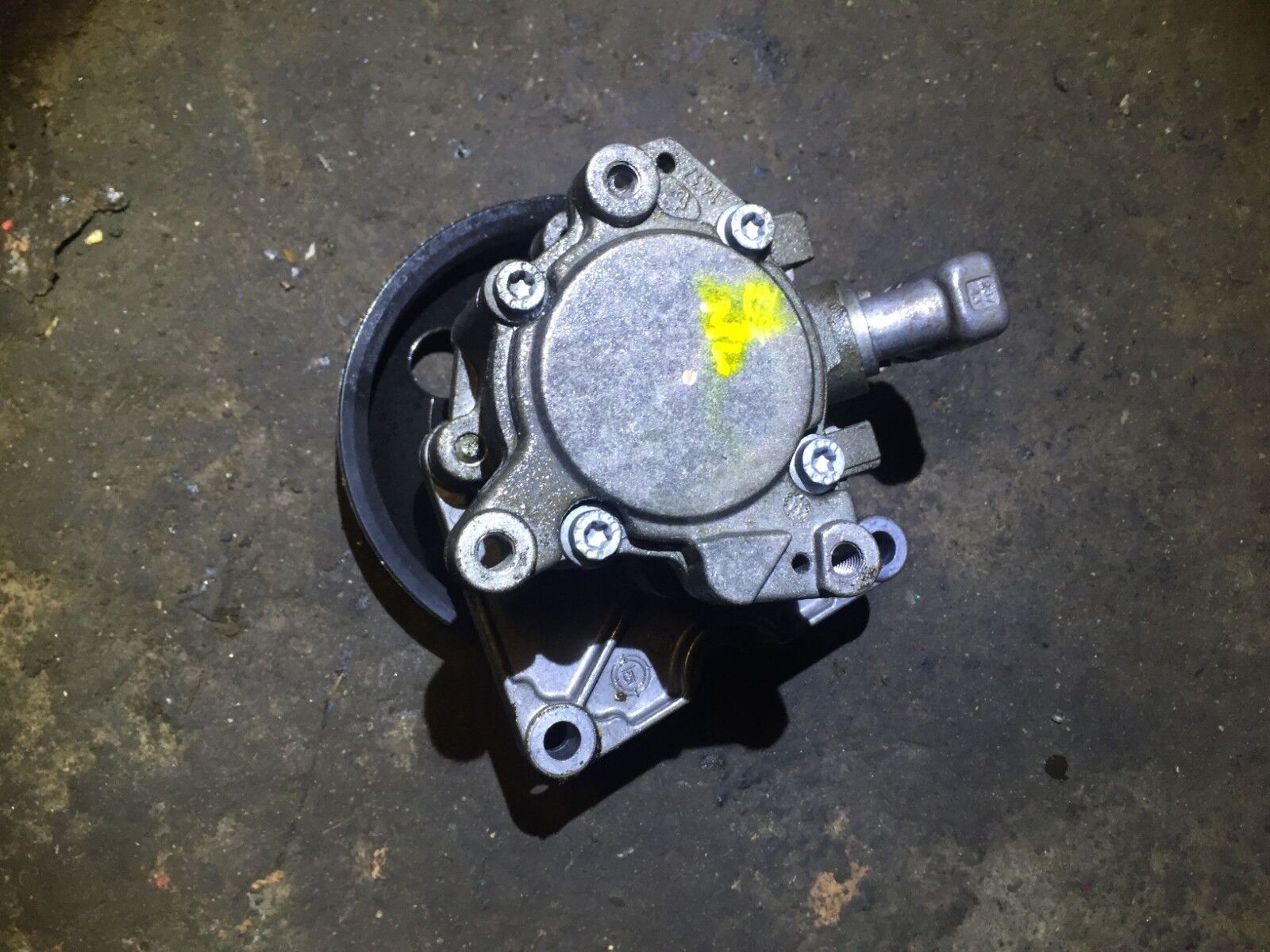 Mercedes ML320 W163 Power Steering Pump OEM D34 - Replacement for 00 01 02 03 Models - Perfect for Smooth Steering & Off-Road Adventures