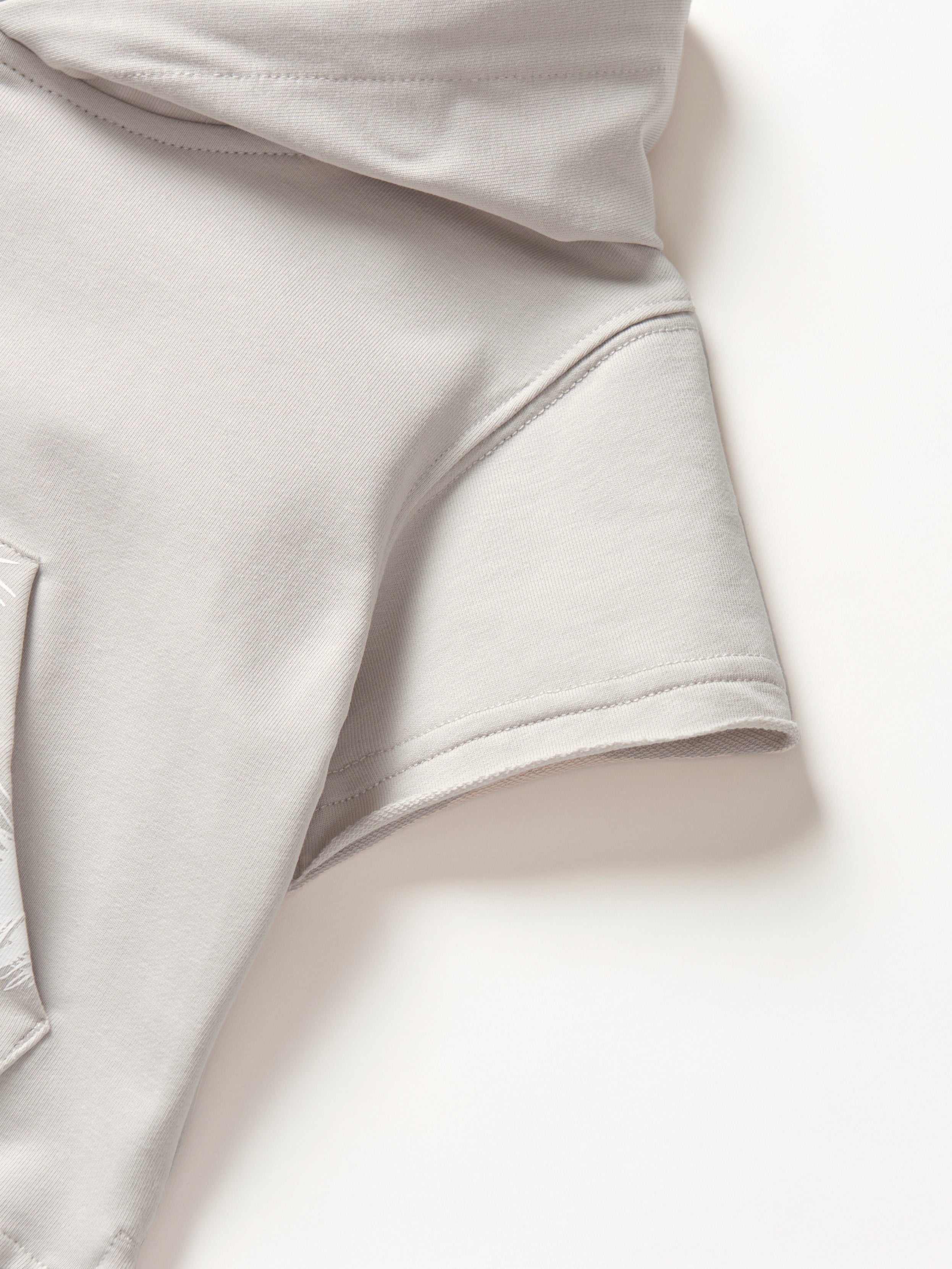 Raw Edge Short Sleeve Hoodie for Men & Women | Trendy Frost Color | Perfect for Streetwear & Casual Outfits