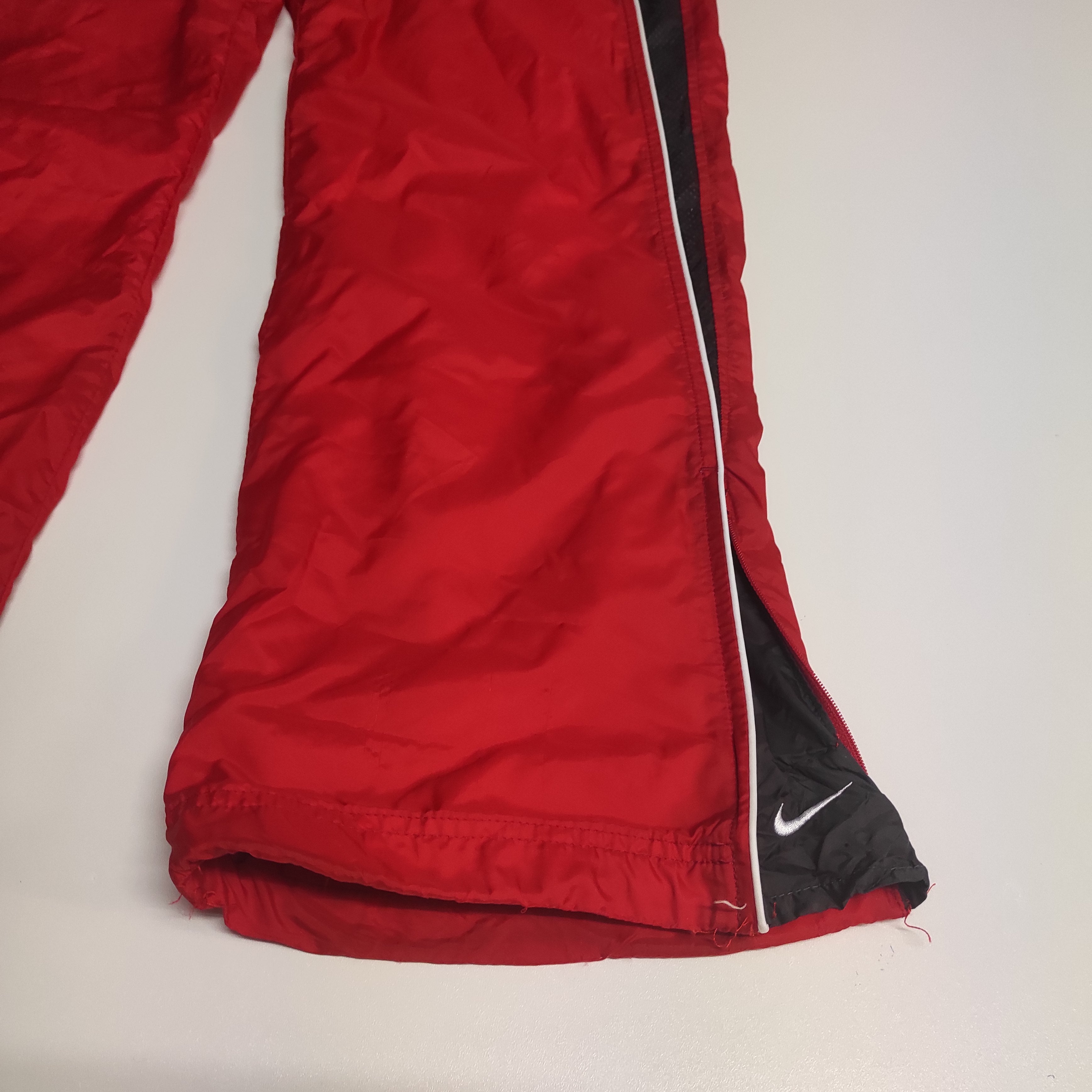 Vintage Nike Trackpants - Baggy Men's Nylon Joggers with Water-Resistant Shell (Style #9278) | Perfect for Casual Wear, Street Style & Gym Workouts