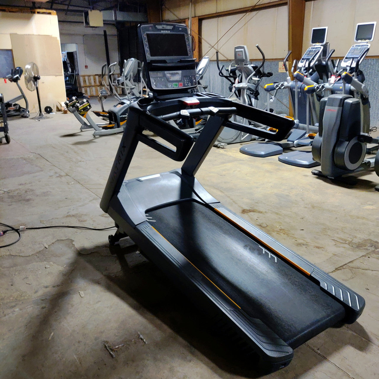 Matrix Endurance Treadmill T-ES Model - Commercial Grade Fitness Equipment for Home & Gym Use | Heavy-Duty Running Machine for Cardio Workouts & Training